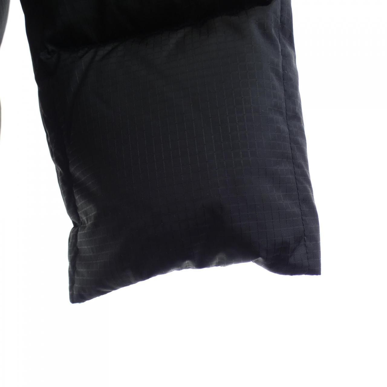 ルイヴィトン LOUIS VUITTON ロングスリーブピローパッファージャケット FOOW21E54 ダウンジャケット