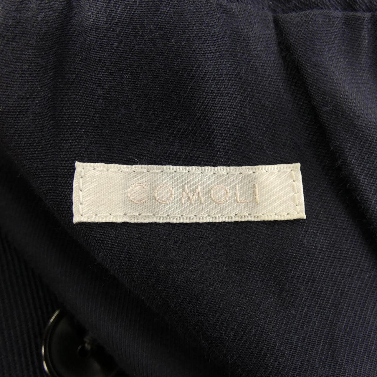 蛤蜊COMOLI外套