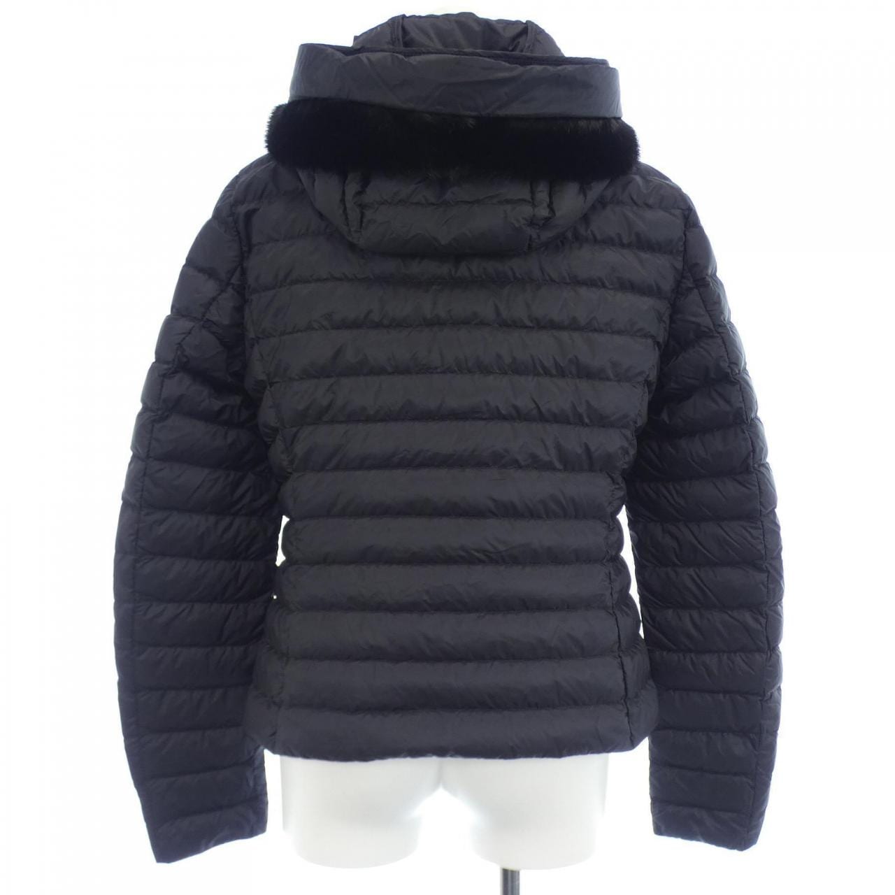 モンクレール MONCLER ダウンジャケット