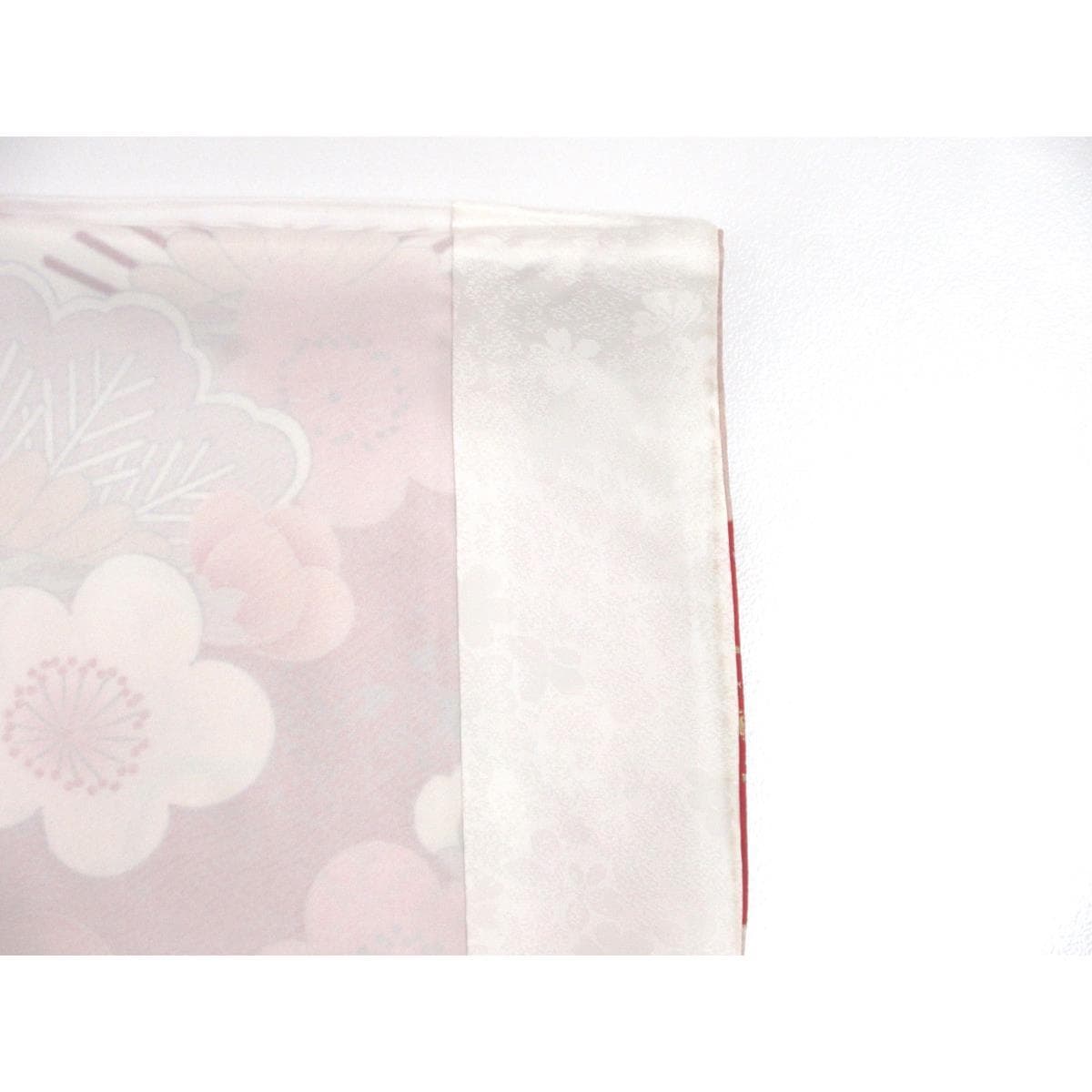 振袖　友禅金彩加工　刺繍入り　身幅２Ｌ寸