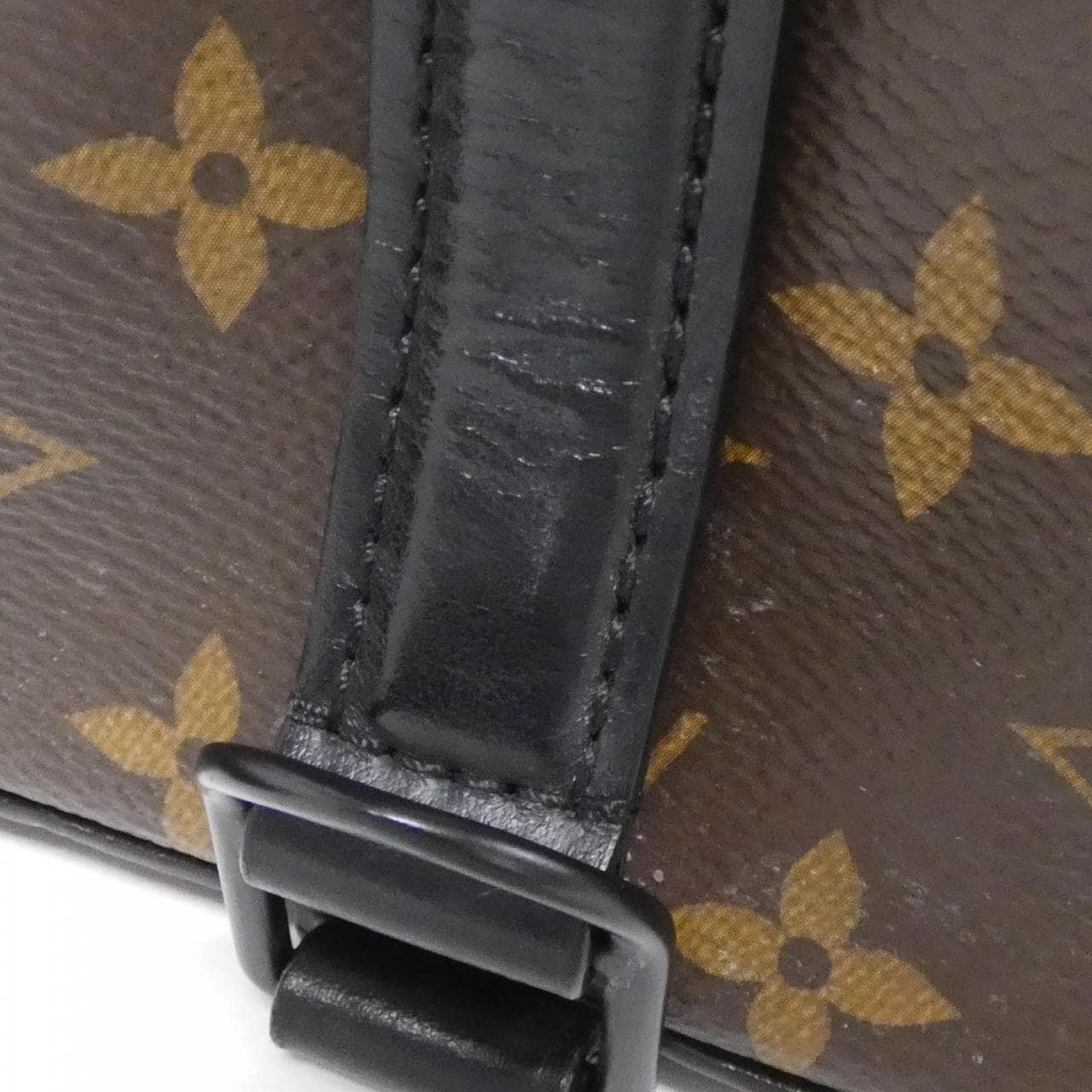 ルイヴィトン モノグラム タフタージュ トリアングル メッセンジャー M45070 ショルダーバッグ