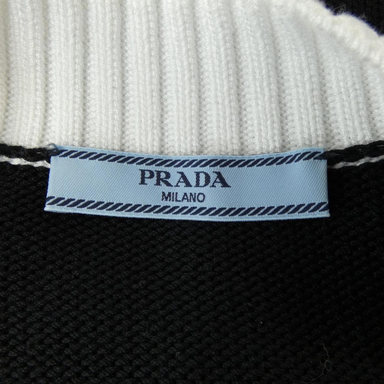 プラダ PRADA クロップド セミラグランショルダー P25I04 S211 1ZO5 カーディガン