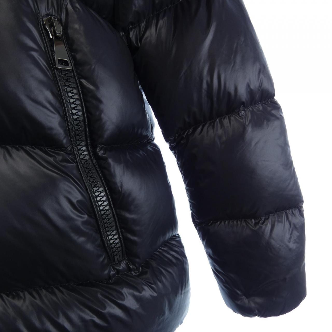 モンクレール MONCLER ダウンジャケット