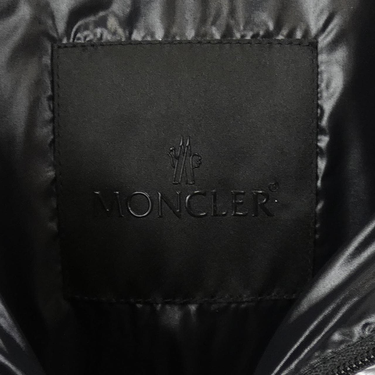 モンクレール MONCLER ダウンジャケット