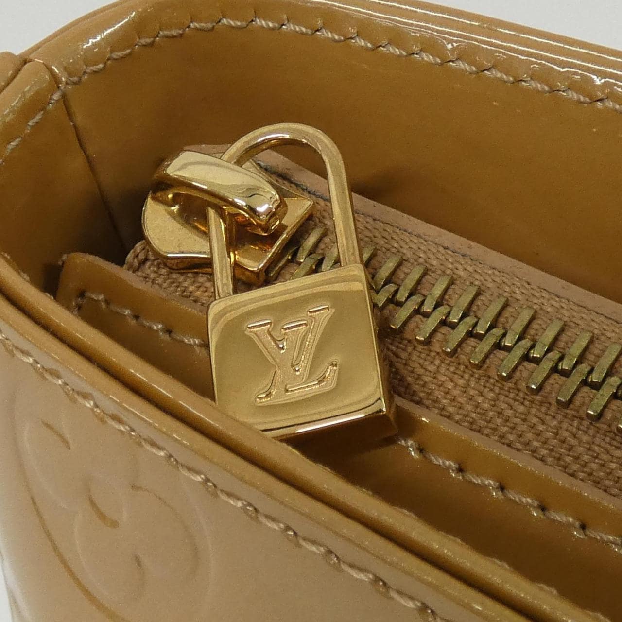 LOUIS VUITTON Vernis Houston M91340 Bag