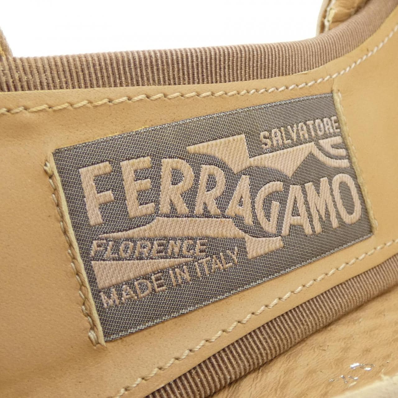 サルヴァトーレフェラガモ SALVATORE FERRAGAMO パンプス