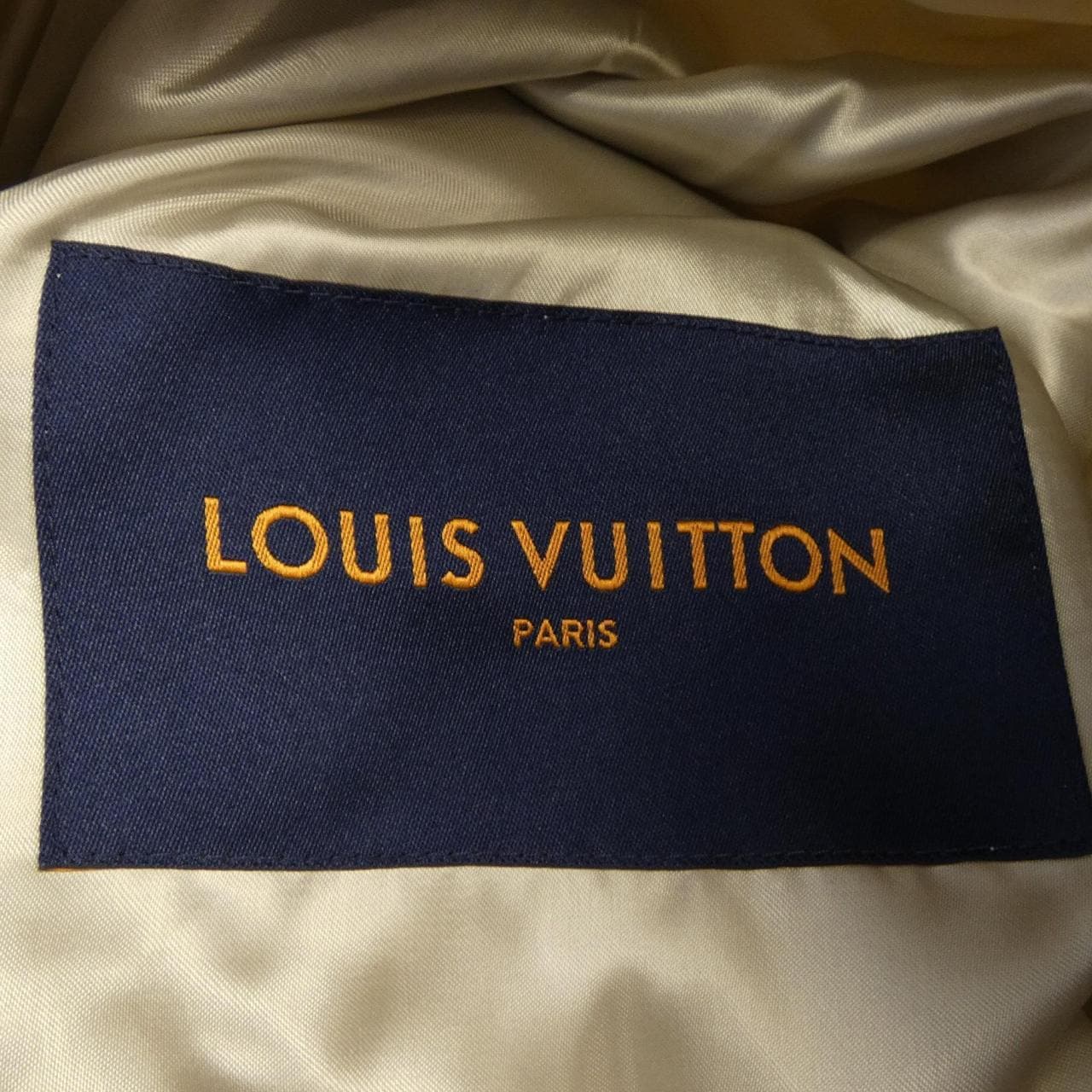 ルイヴィトン LOUIS VUITTON スタジャン