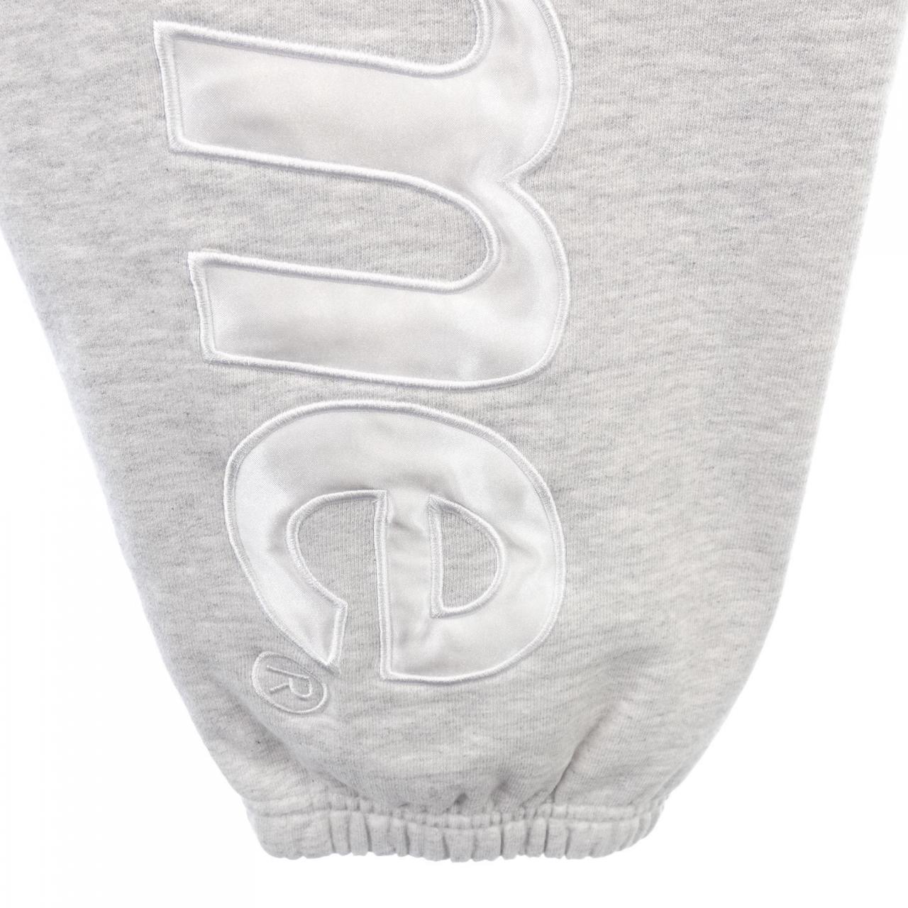 シュプリーム SUPREME Satin Applique パンツ