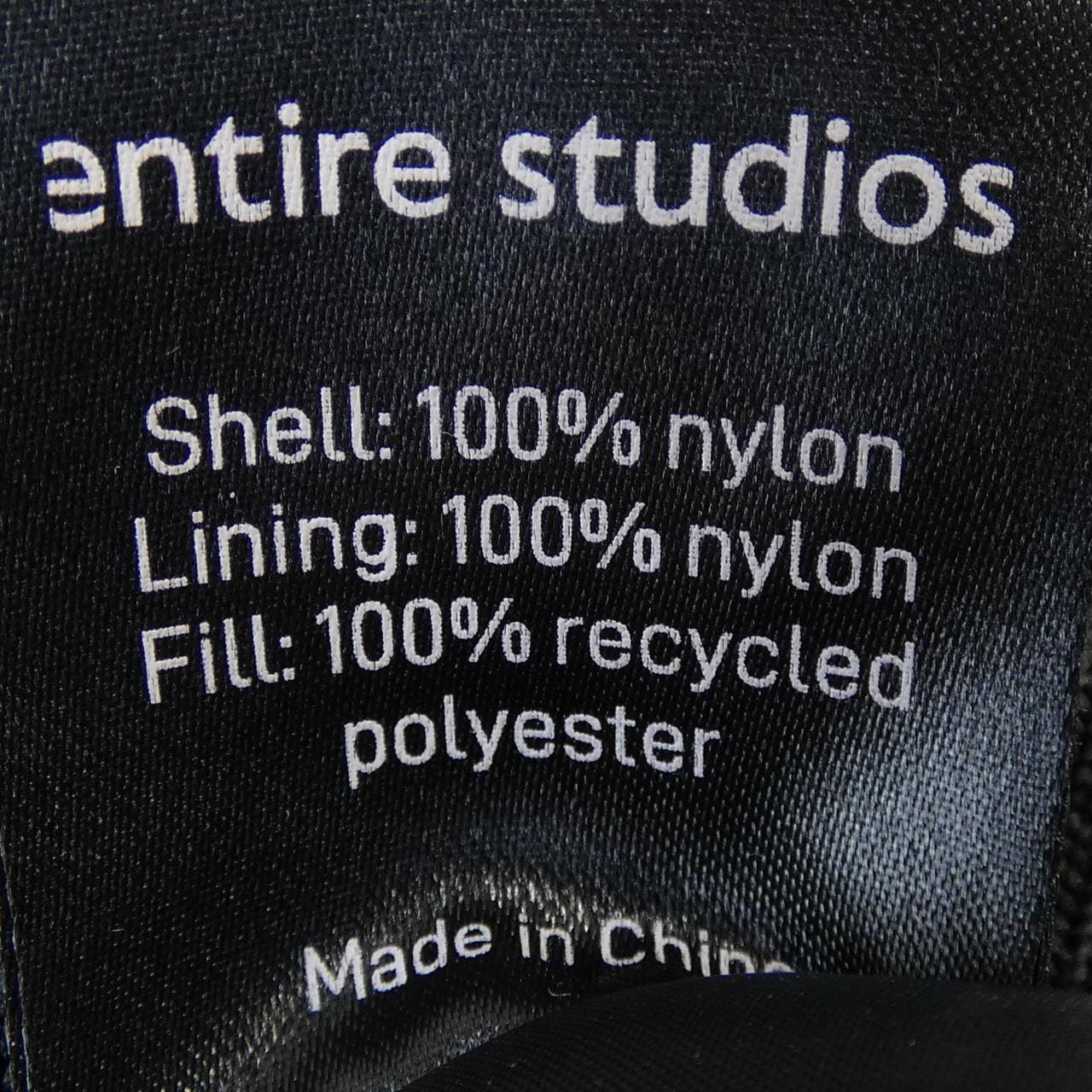 ENTIRE STUDIOS ダウンジャケット