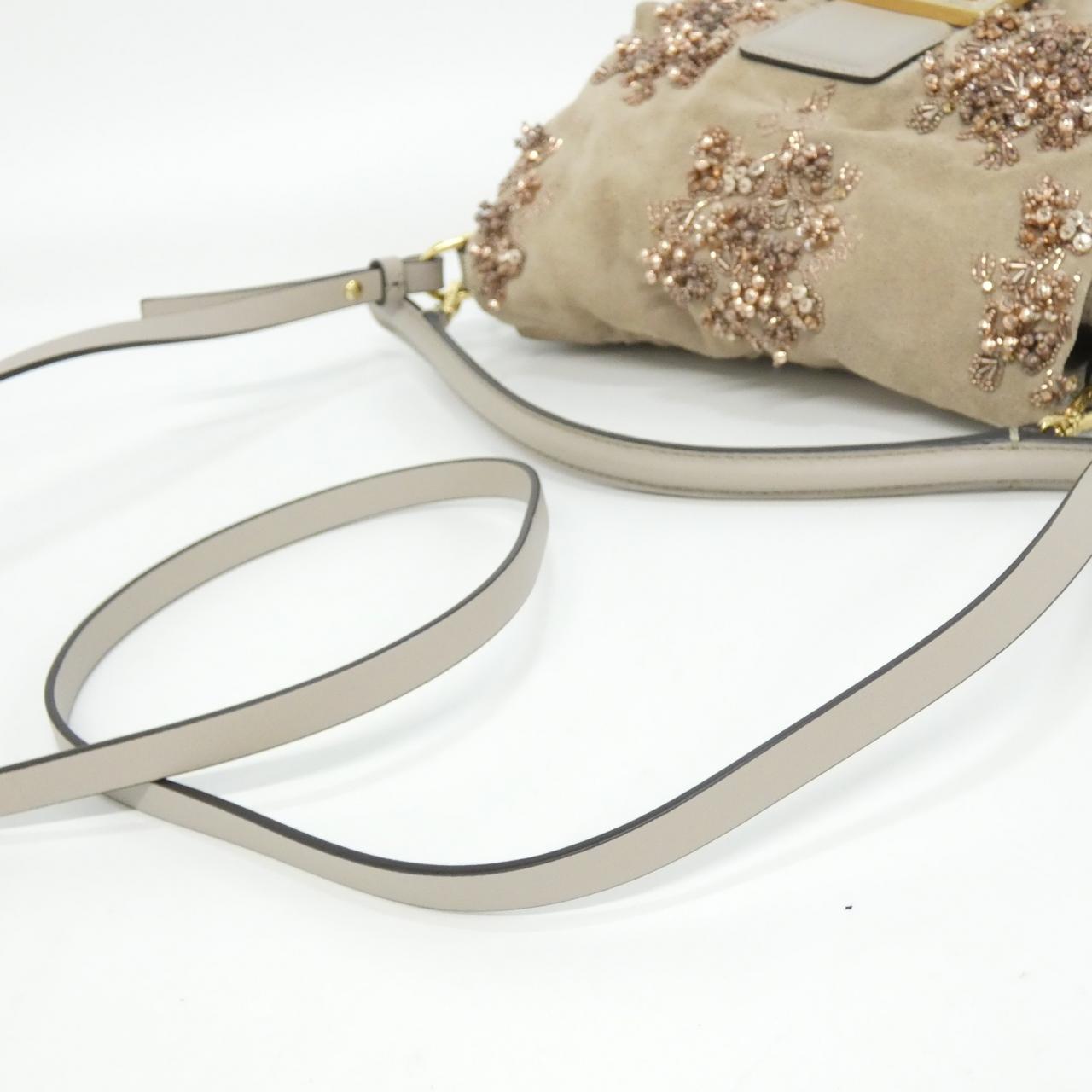 フェンディ マンマバゲットスモール 8BS105 ATY1 バッグ