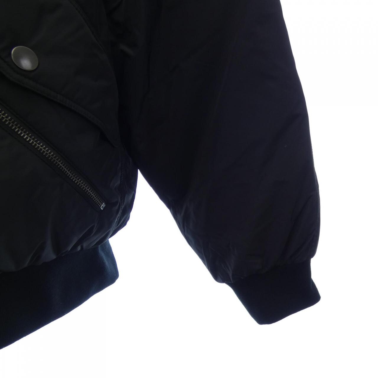 プラダ PRADA トライアングルロゴ SGC842 SOOO 16BF ダウンジャケット