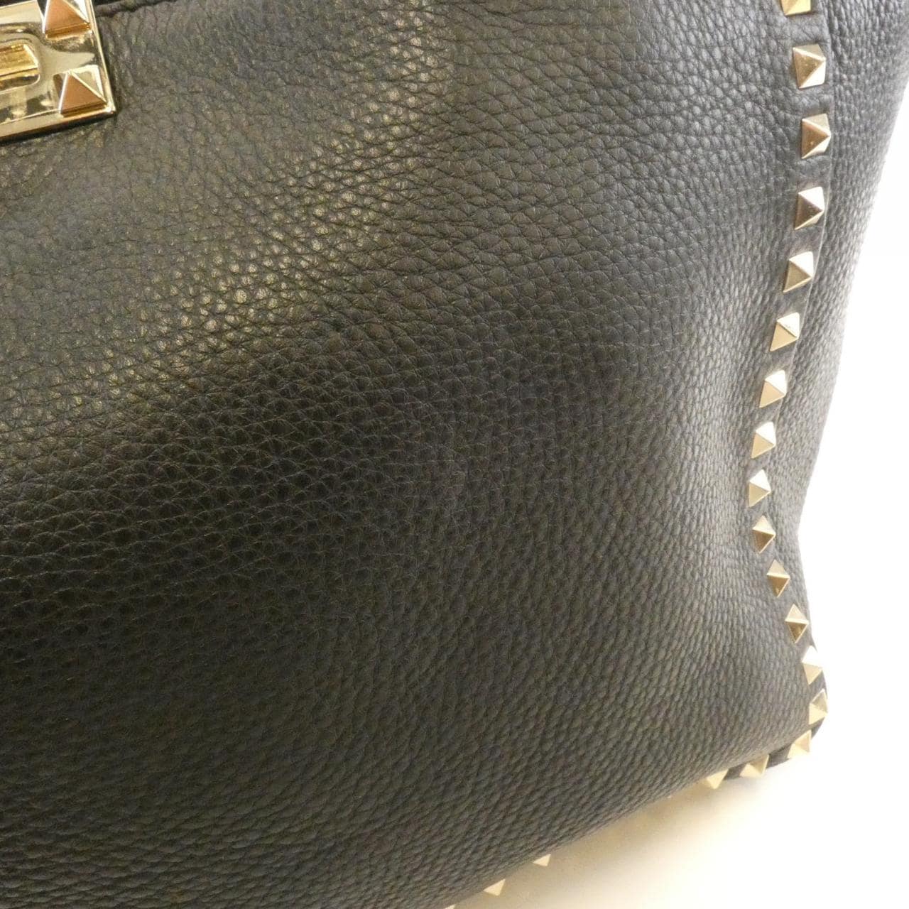 ヴァレンティノガラヴァーニ バッグ