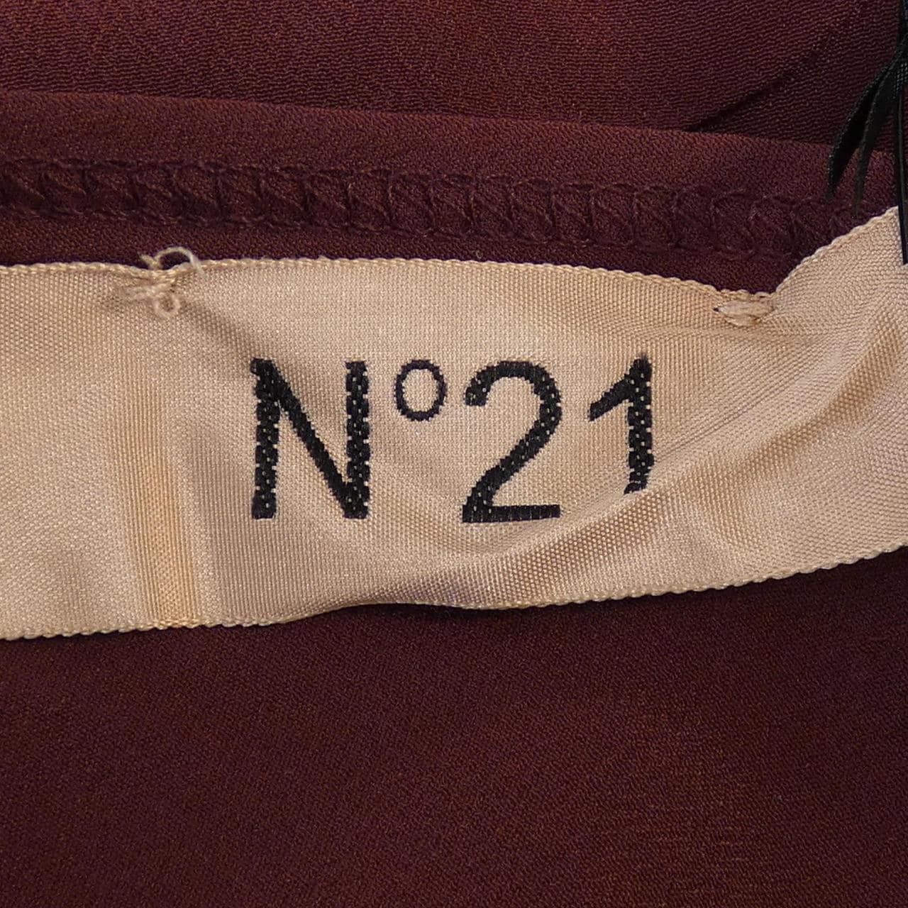 ヌメロヴェントゥーノ N°21 ワンピース