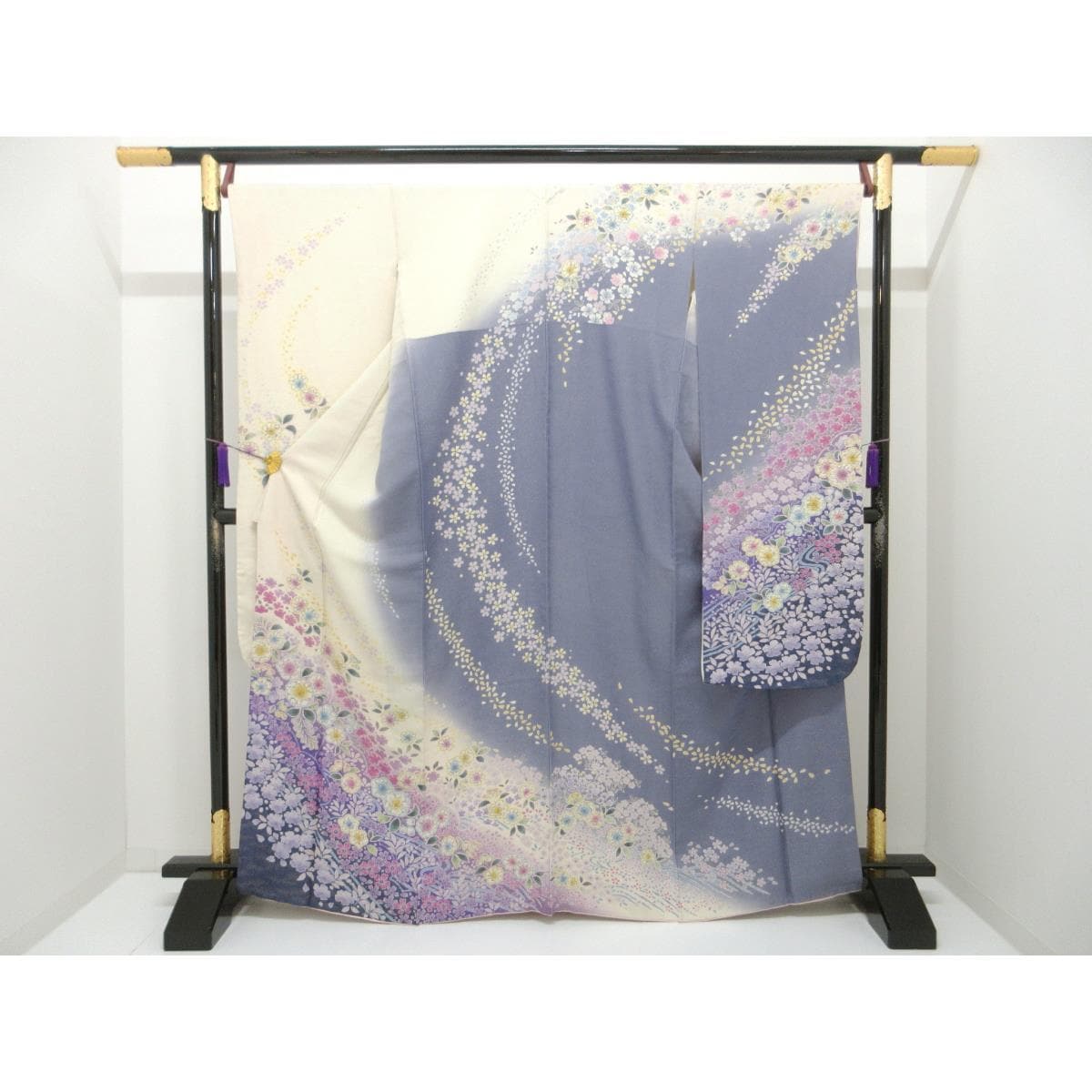 振袖　友禅加工絞り入