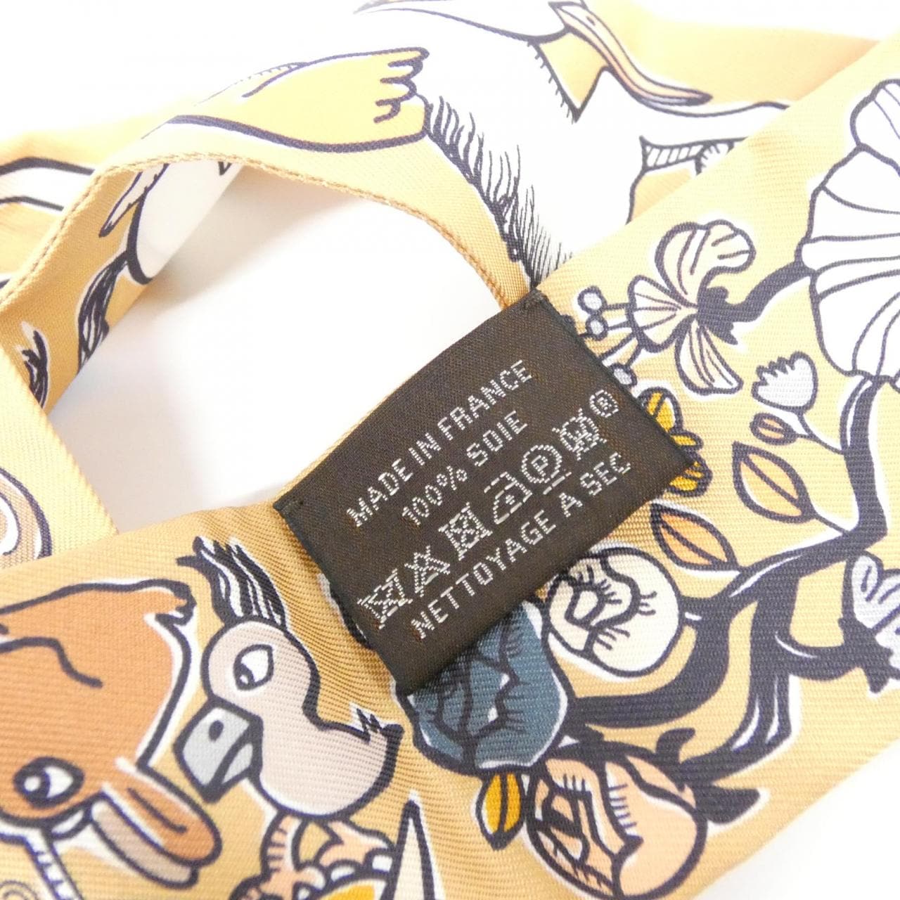 エルメス MILLE ET UN LAPINS ツイリー 064007S スカーフ