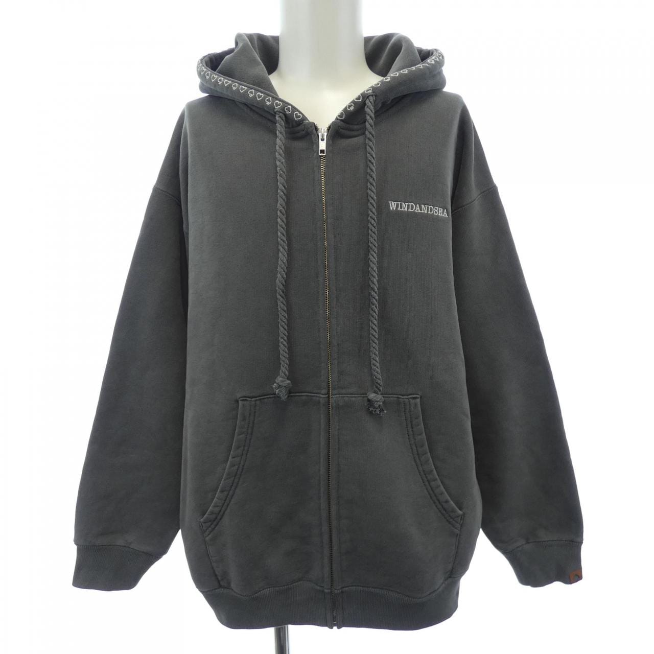 ウィンダンシー WINDANDSEA パーカー