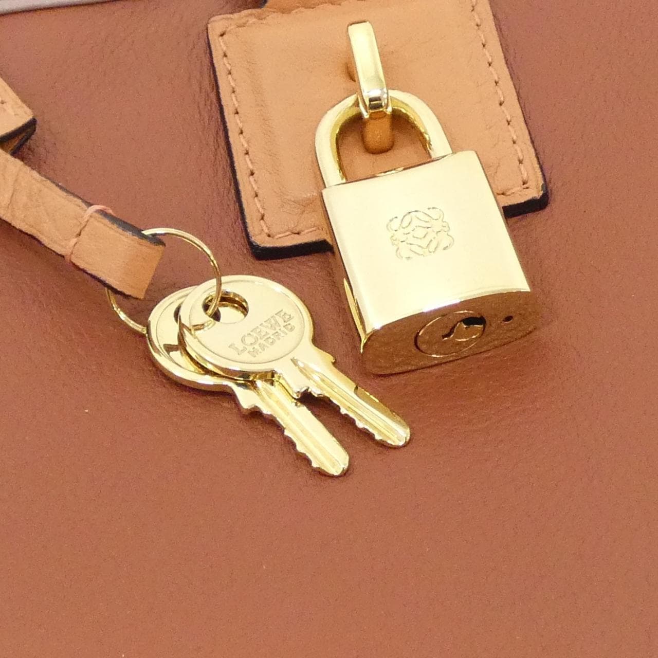 ロエベ アマソナ 352 69LA22 バッグ