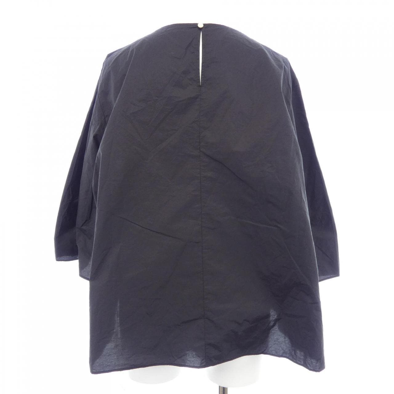 ニジュウサンク 23区 トップス