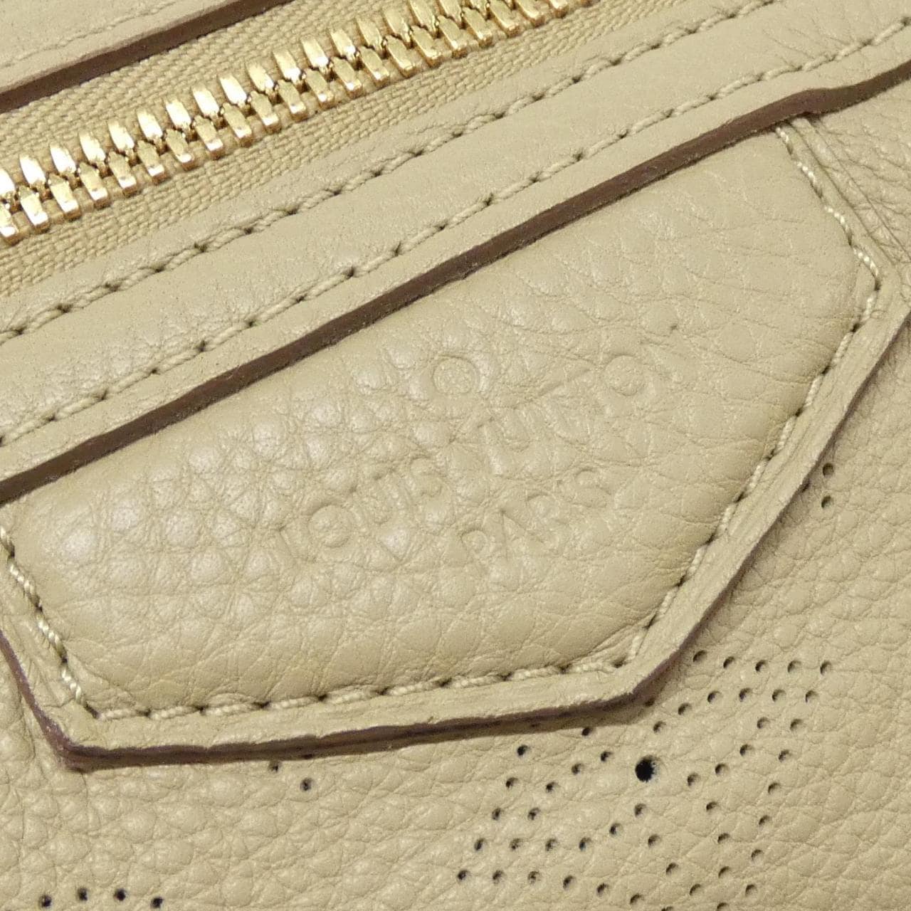 ルイヴィトン マヒナ ガラテア MM M93825 ショルダーバッグ