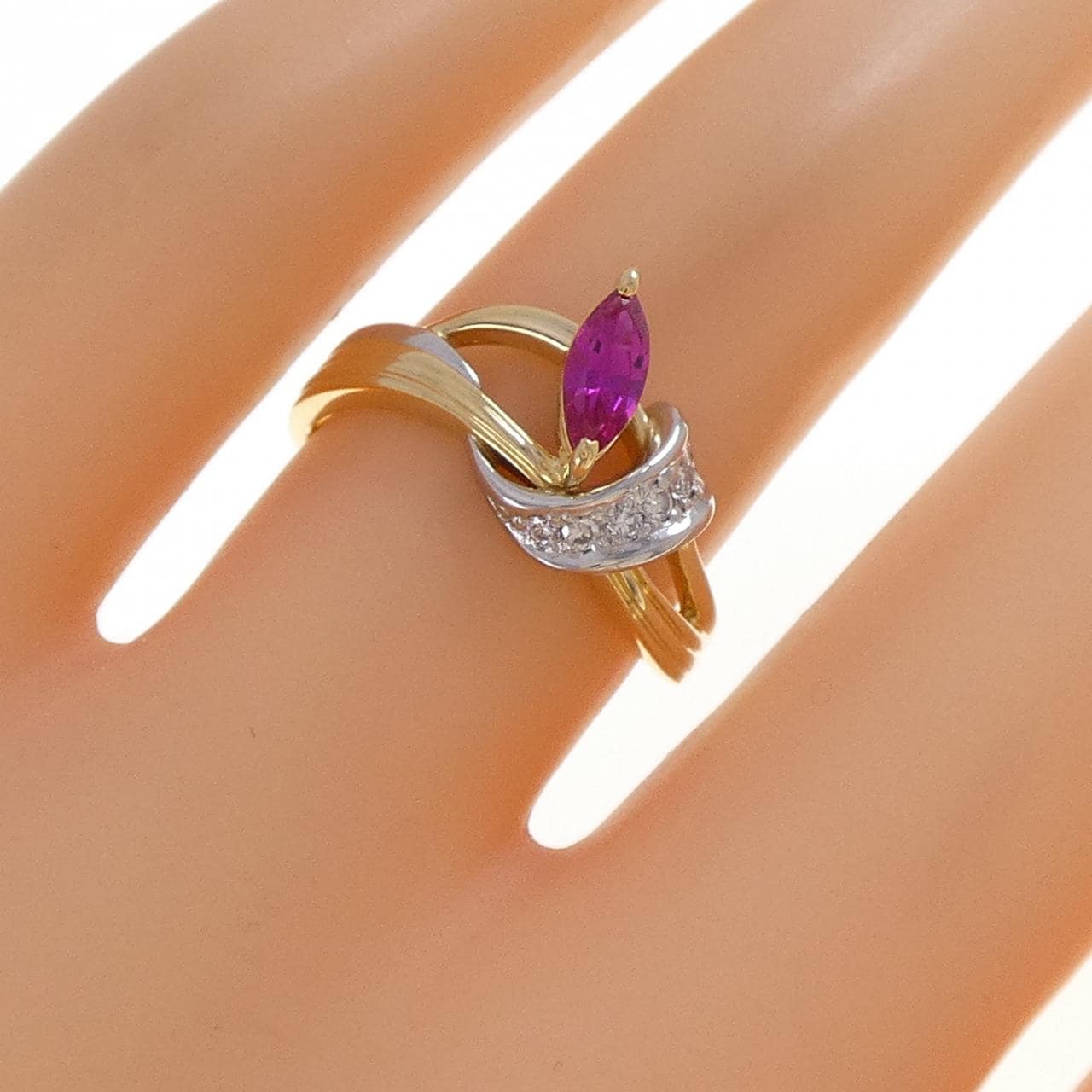 クレサンベール 合成ルビー リング 0.29CT