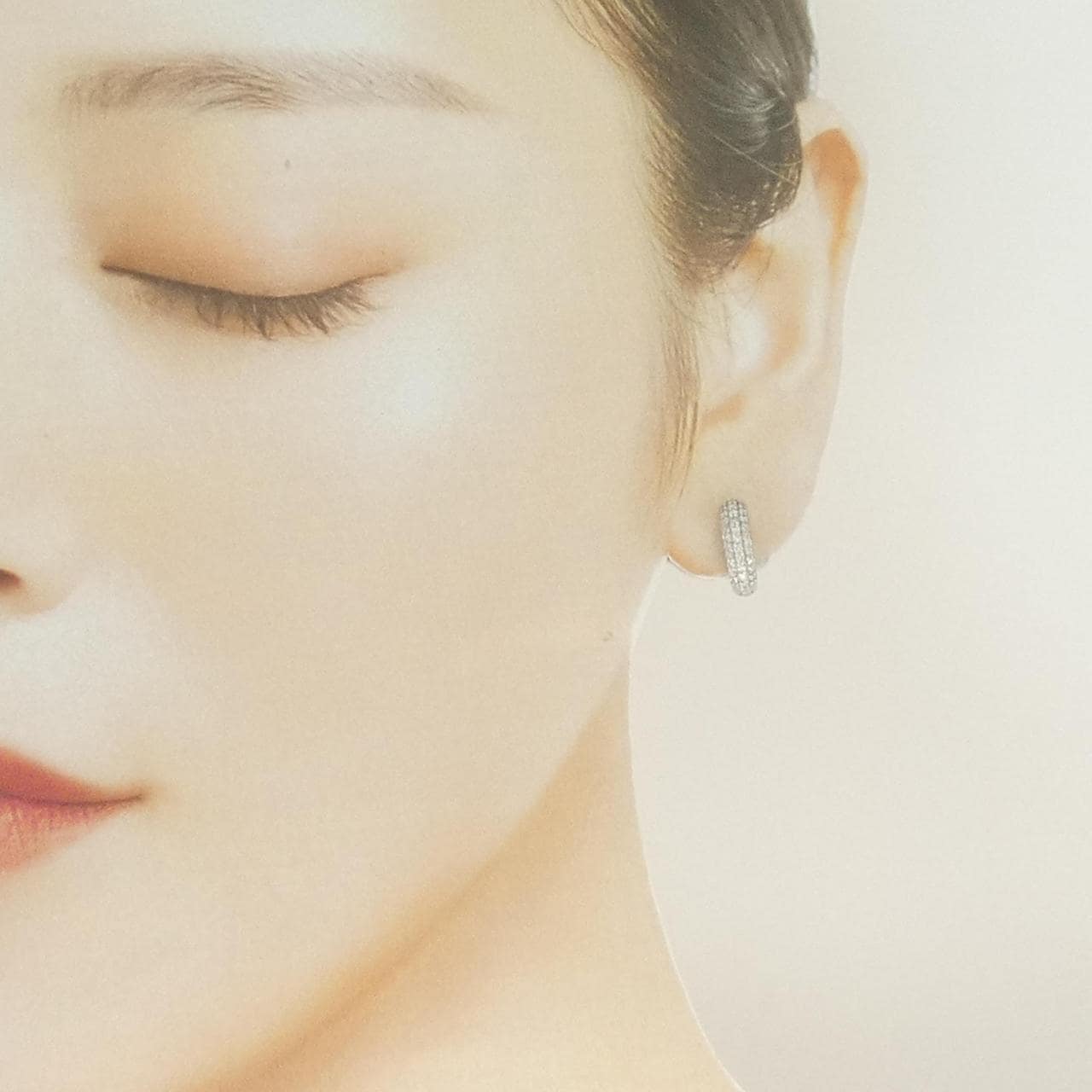 K18WG パヴェ ダイヤモンド フープ ピアス 0.50CT