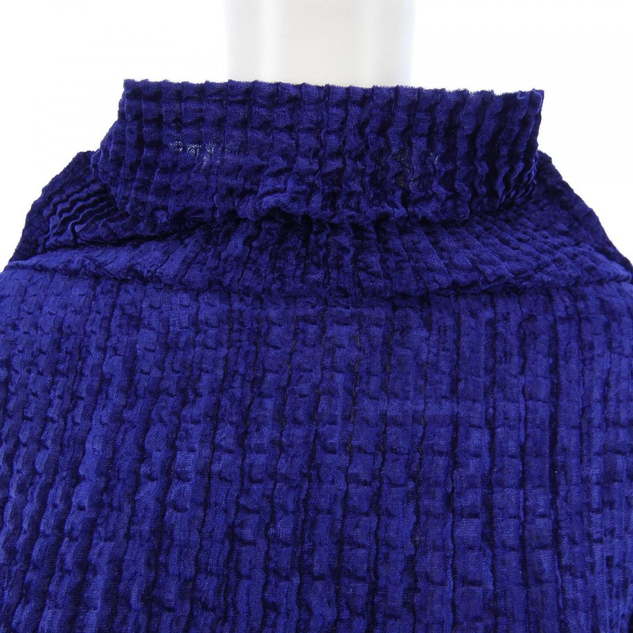 ミーイッセイミヤケ me ISSEY MIYAKE MI23FJ601 トップス