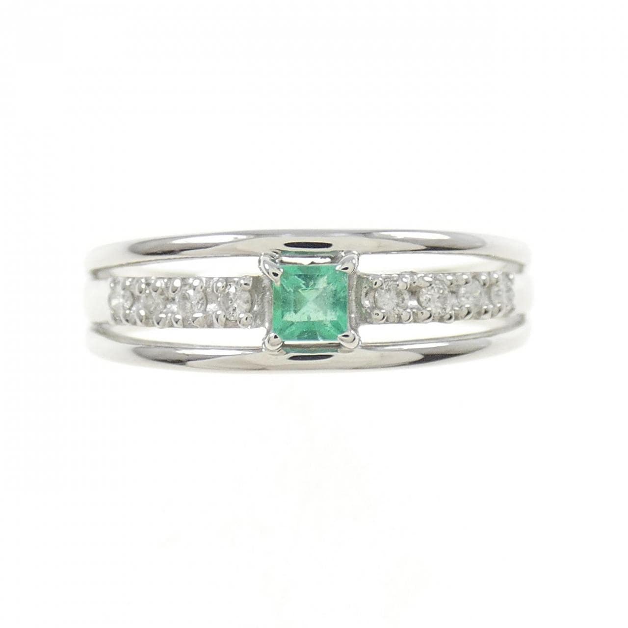 K10WG Emerald Ring