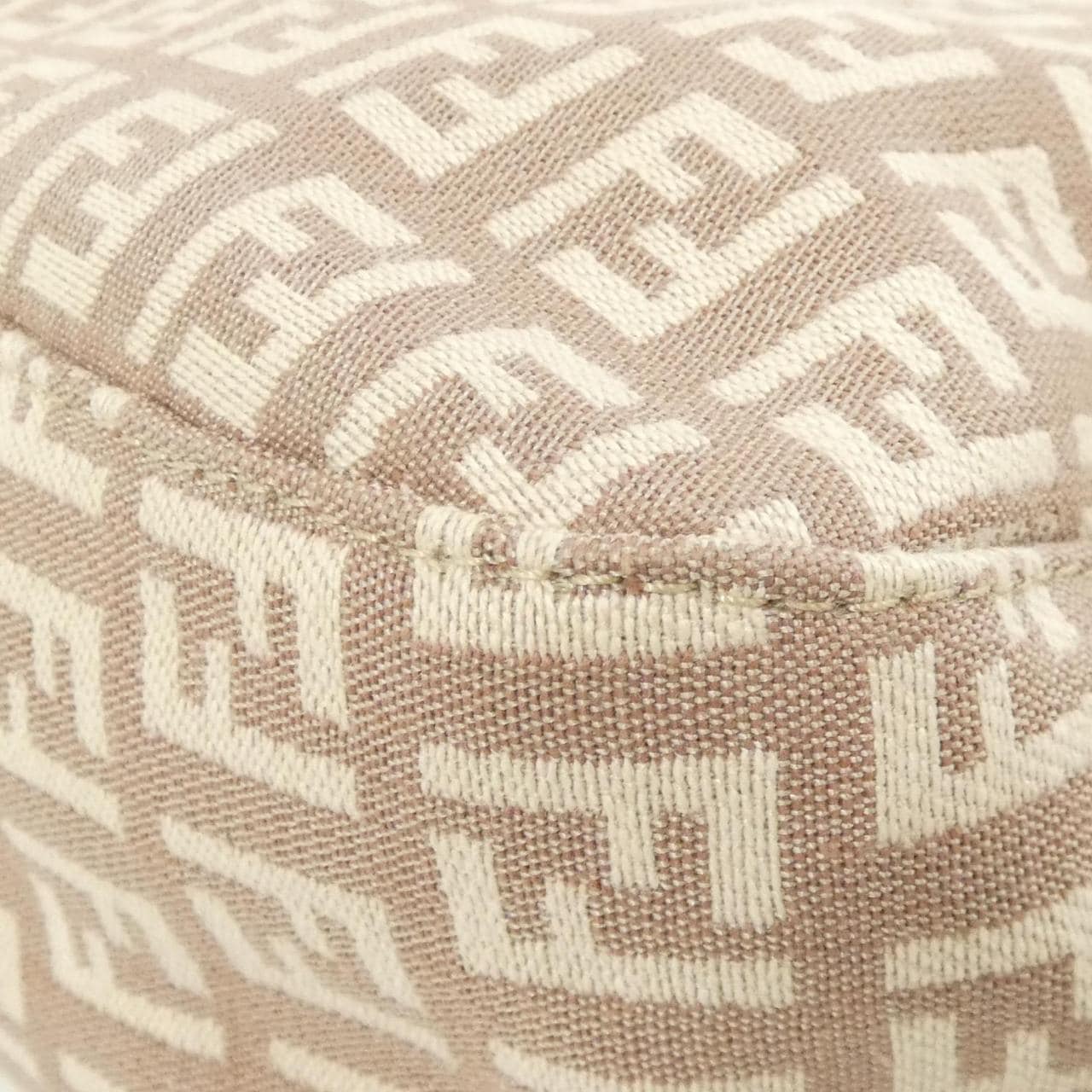 フェンディ バゲット 8BR003 LPN ショルダーバッグ