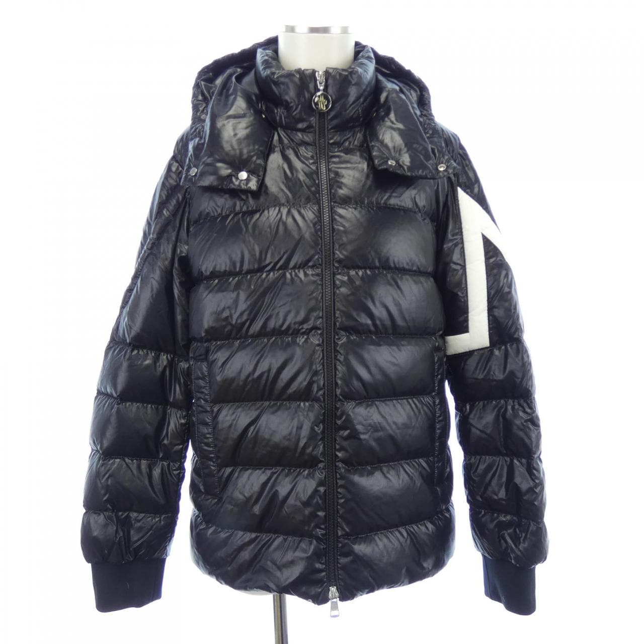 モンクレール MONCLER ダウンジャケット