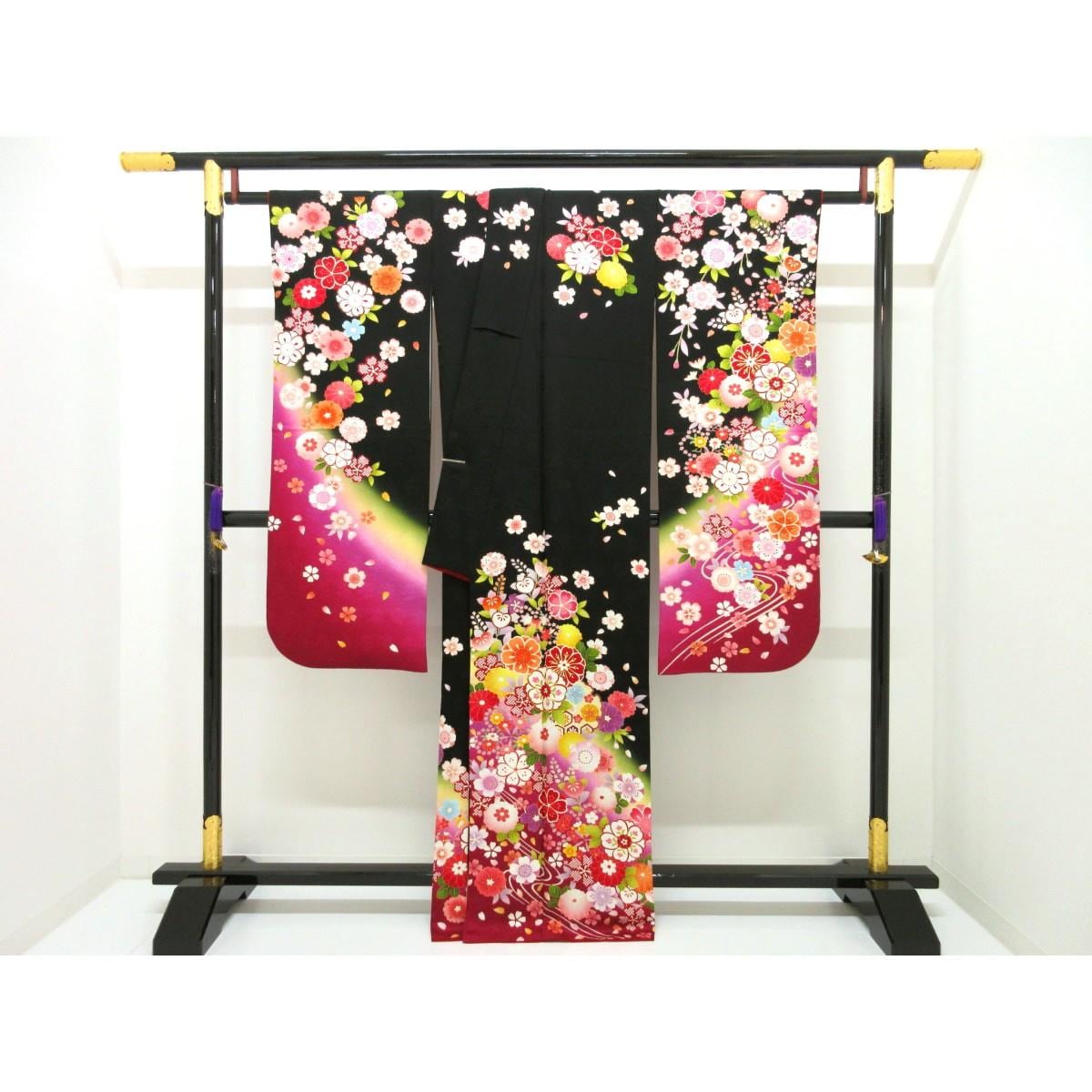 振袖　友禅加工刺繍入り　ボカシ染