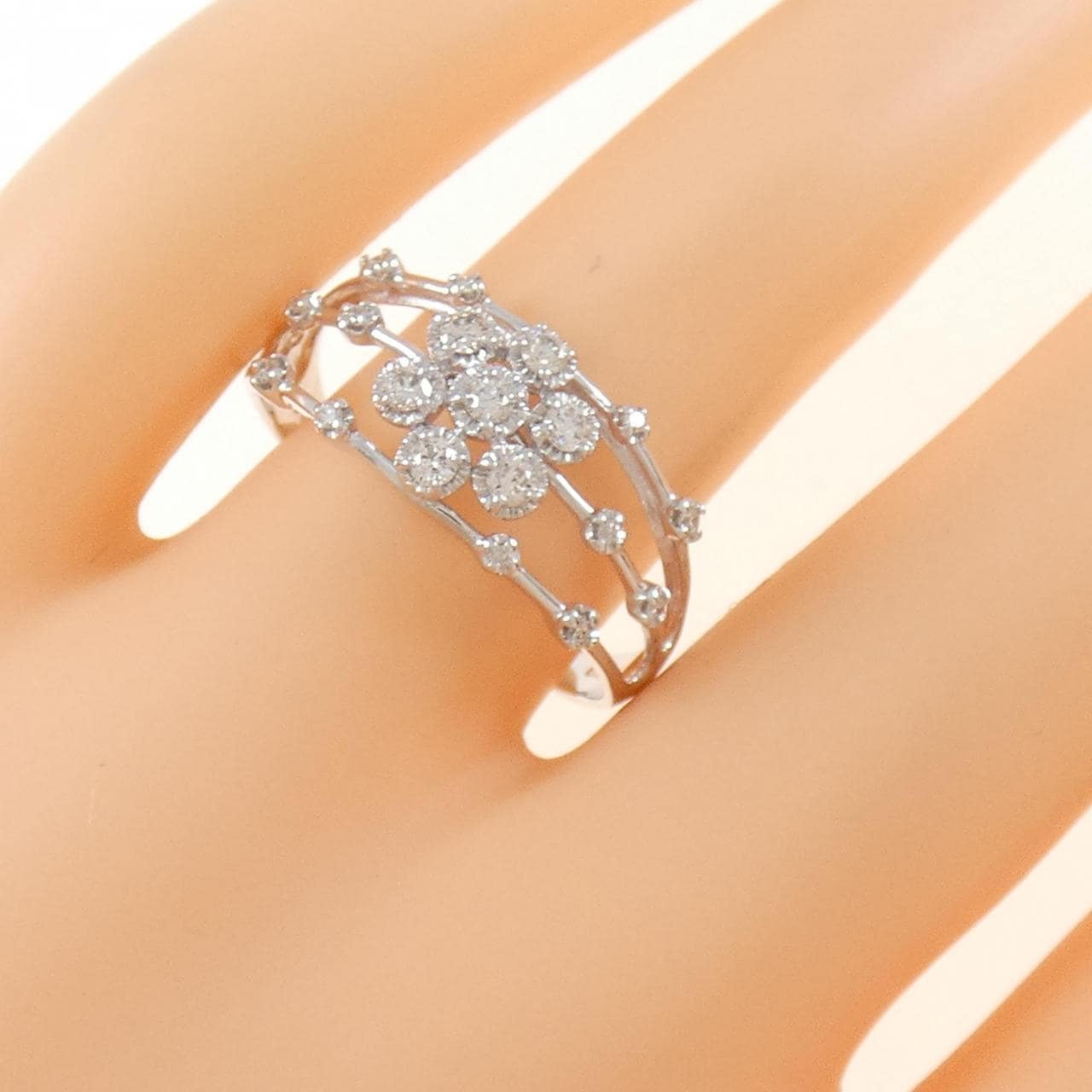 K18WG フラワー ダイヤモンド リング 0.25CT