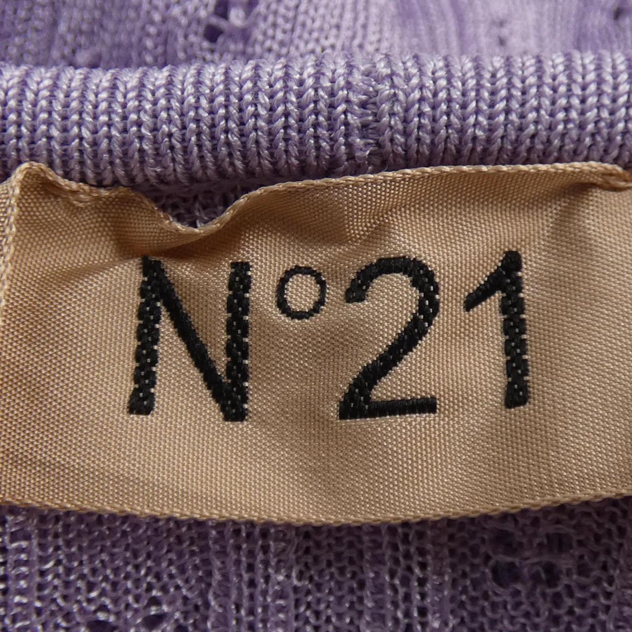 ヌメロヴェントゥーノ N°21 ニット