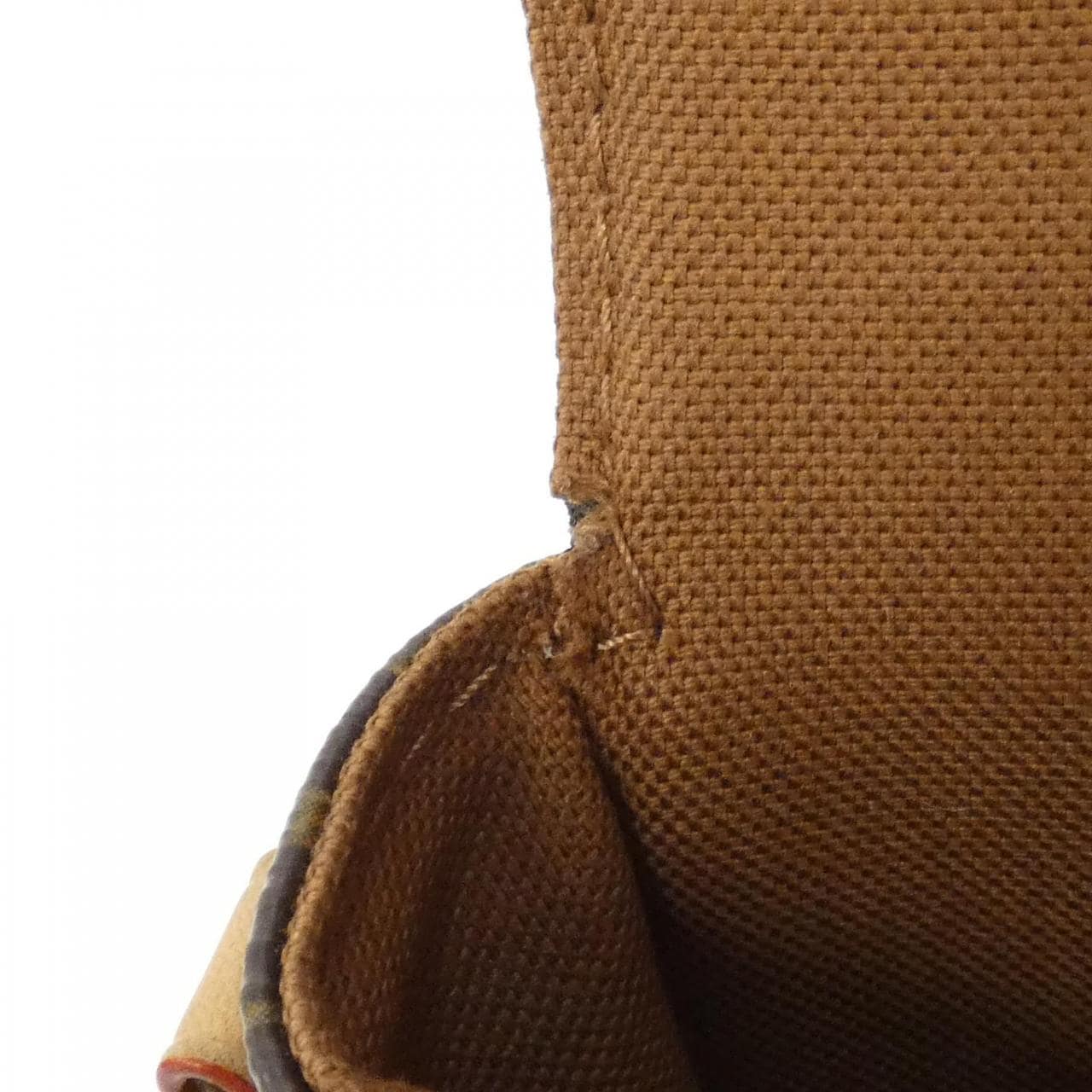 ルイヴィトン モノグラム ウォレット オン チェーン アイビー M81911 ショルダーバッグ