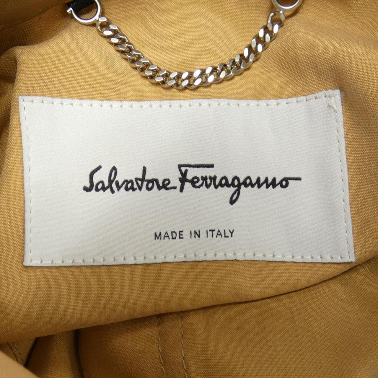 サルヴァトーレフェラガモ SALVATORE FERRAGAMO コート