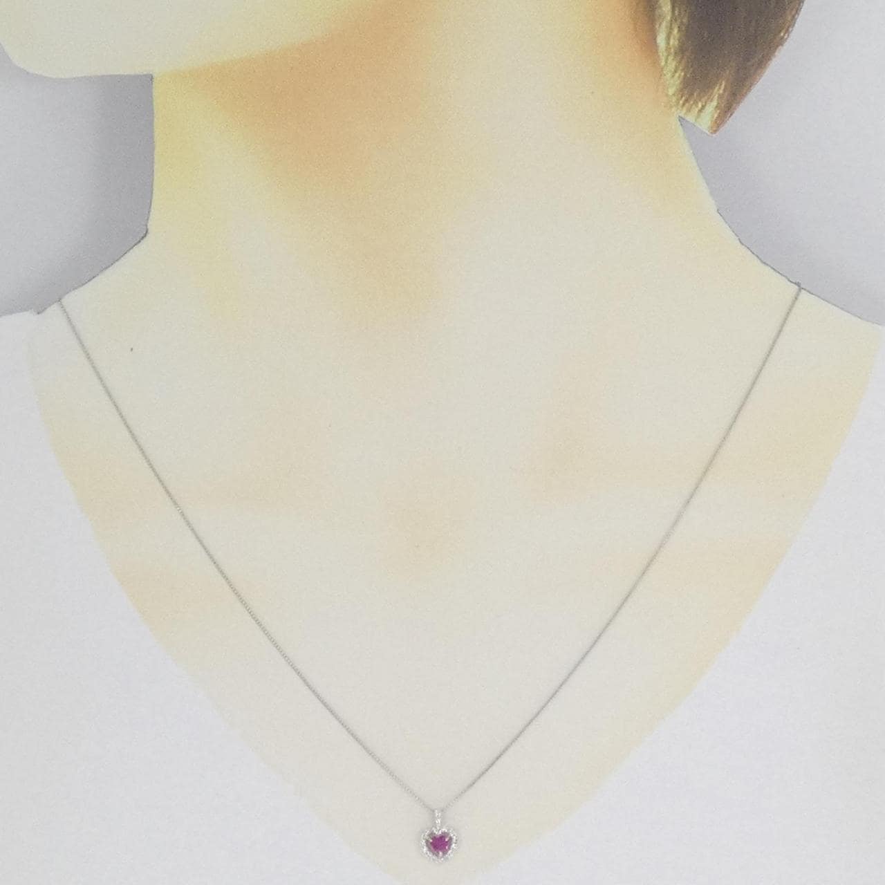 K18WG爱心红宝石项链0.18CT