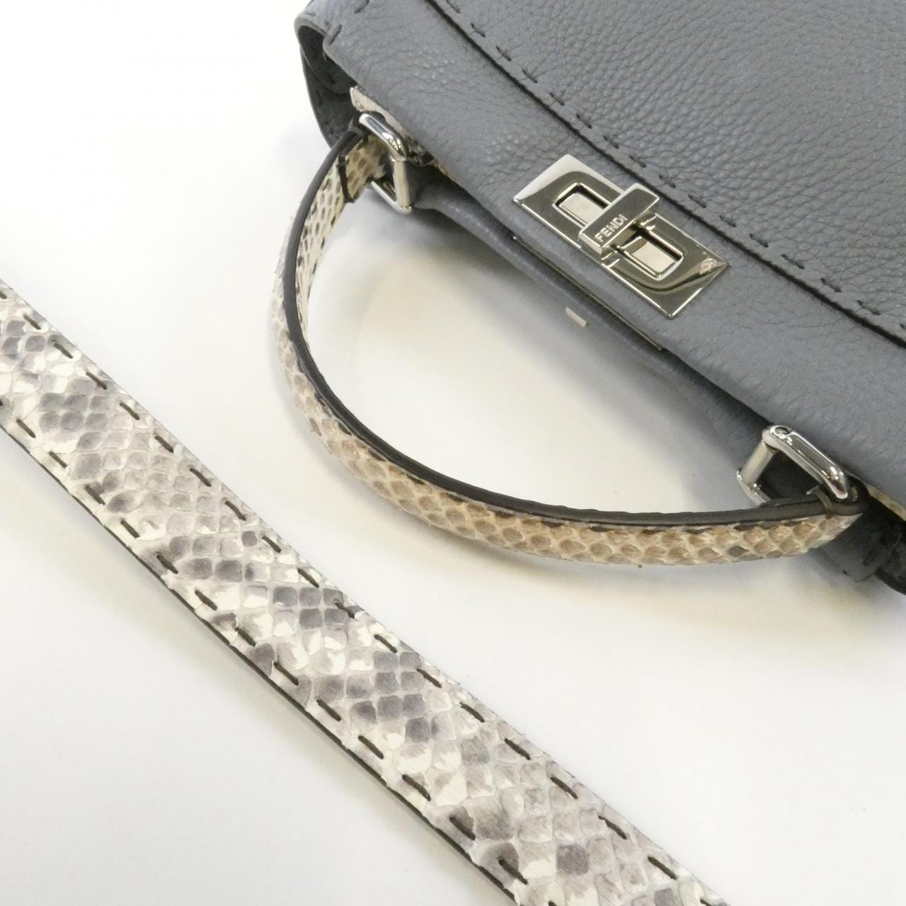 フェンディ SELLERIA ピーカブー 8BN290 N8K バッグ