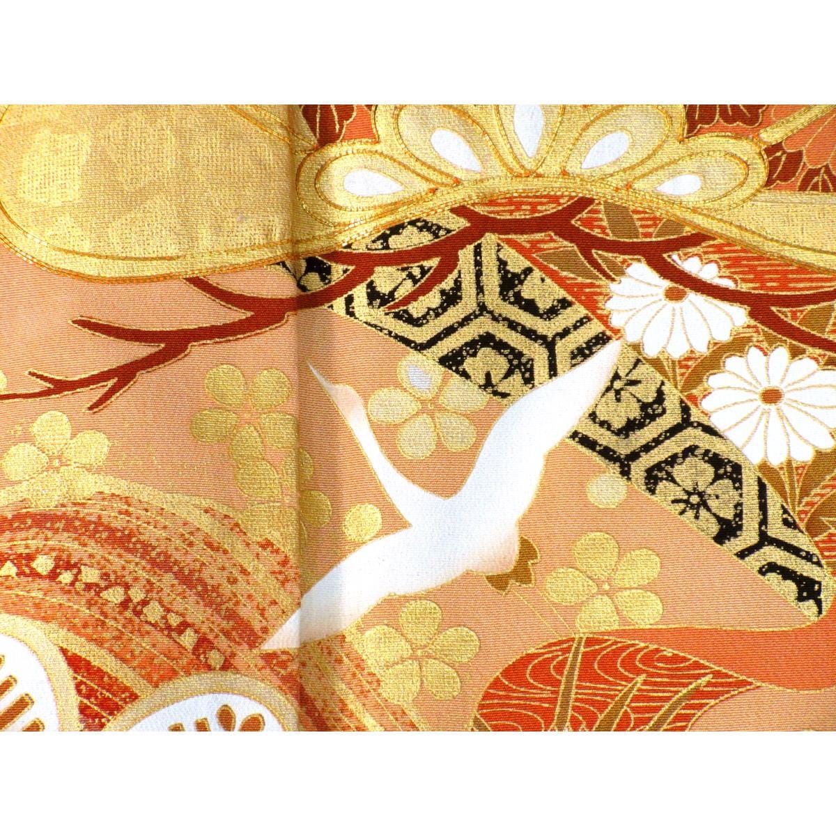 留袖　友禅金彩加工　刺繍入り　武田菱