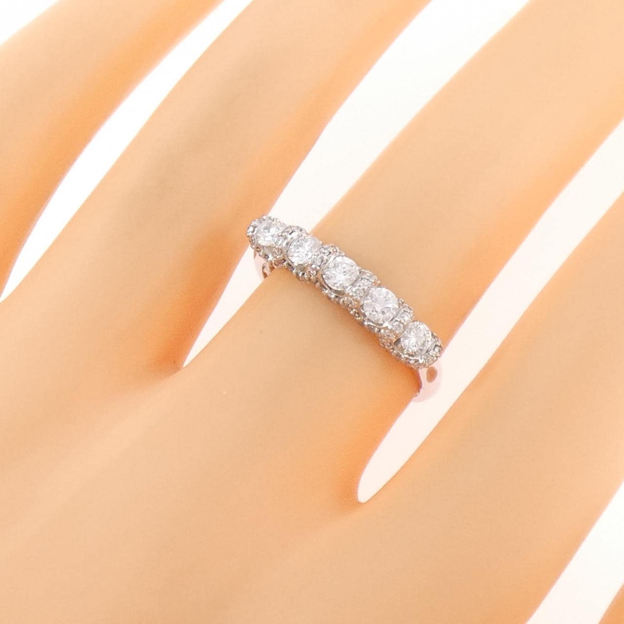 ジーエスティービー ダイヤモンド リング 0.70CT