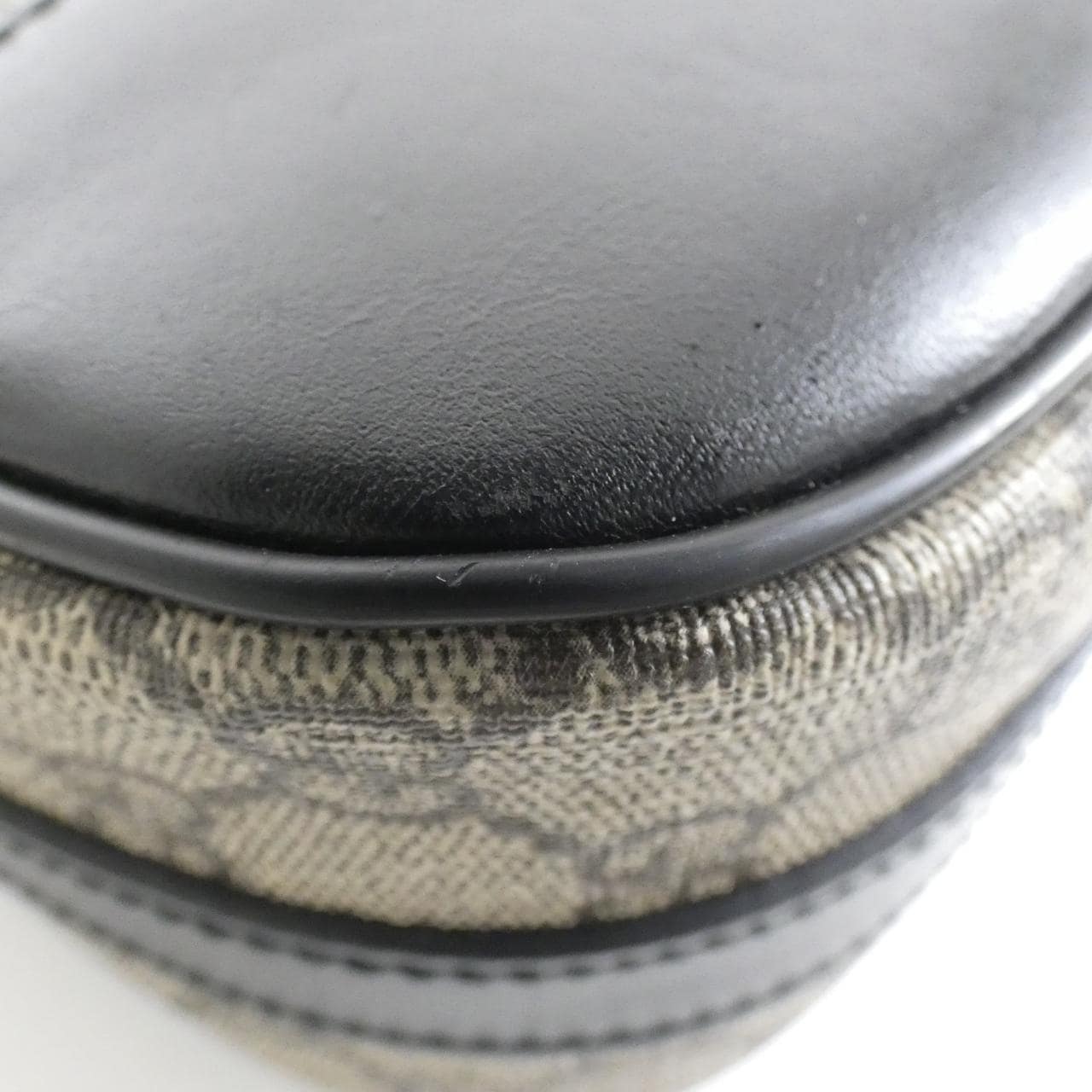 グッチ 387507 KHN4N ショルダーバッグ