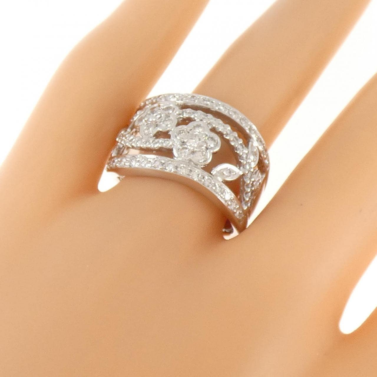 PT900 フラワー ダイヤモンド リング 1.01CT