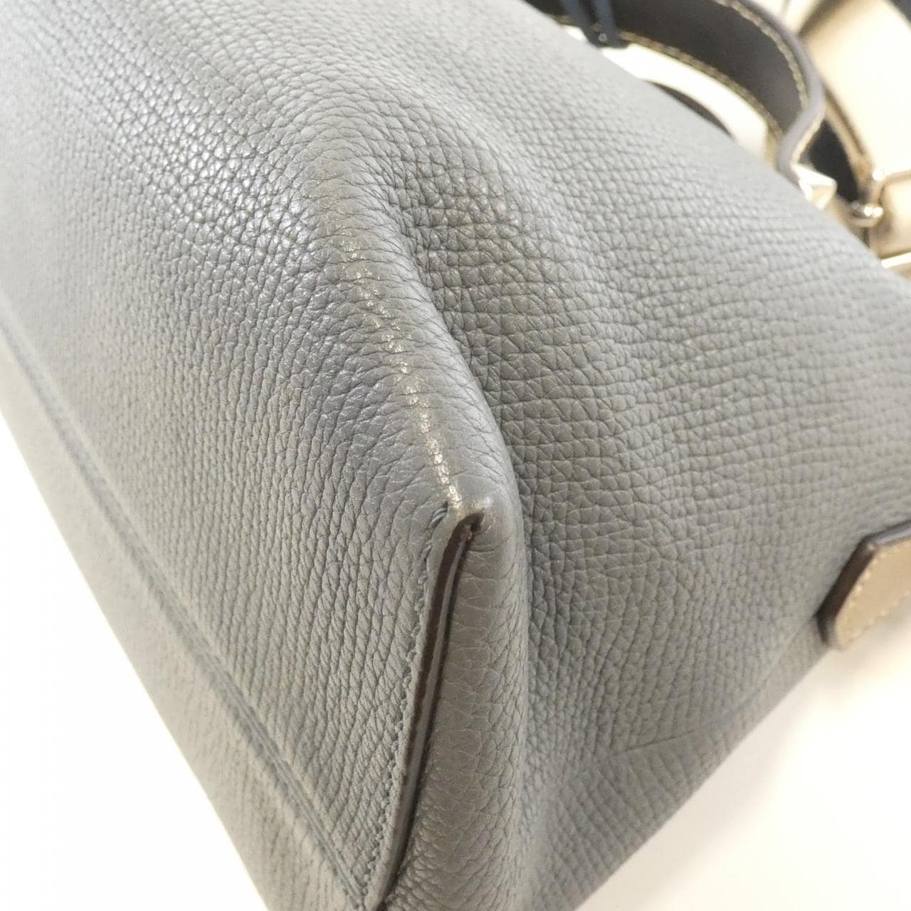 フェンディ バイ ザ ウェイ 8BL124 A41U バッグ