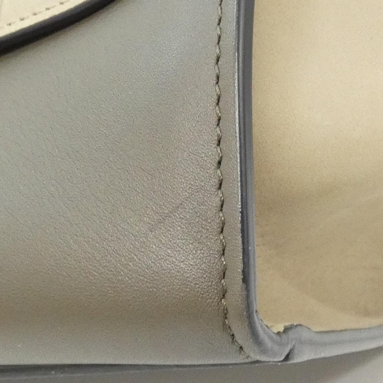 セリーヌ スモール トラペーズ 174683XDD バッグ