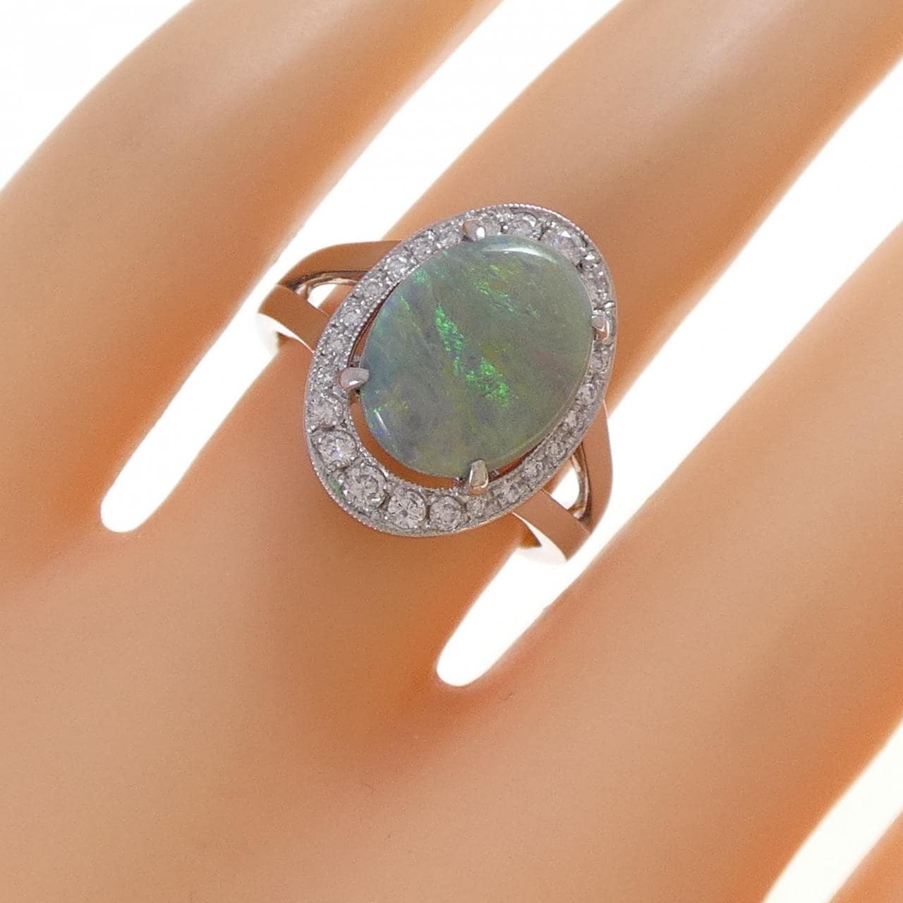 PT900 黑欧泊戒指 2.35克拉