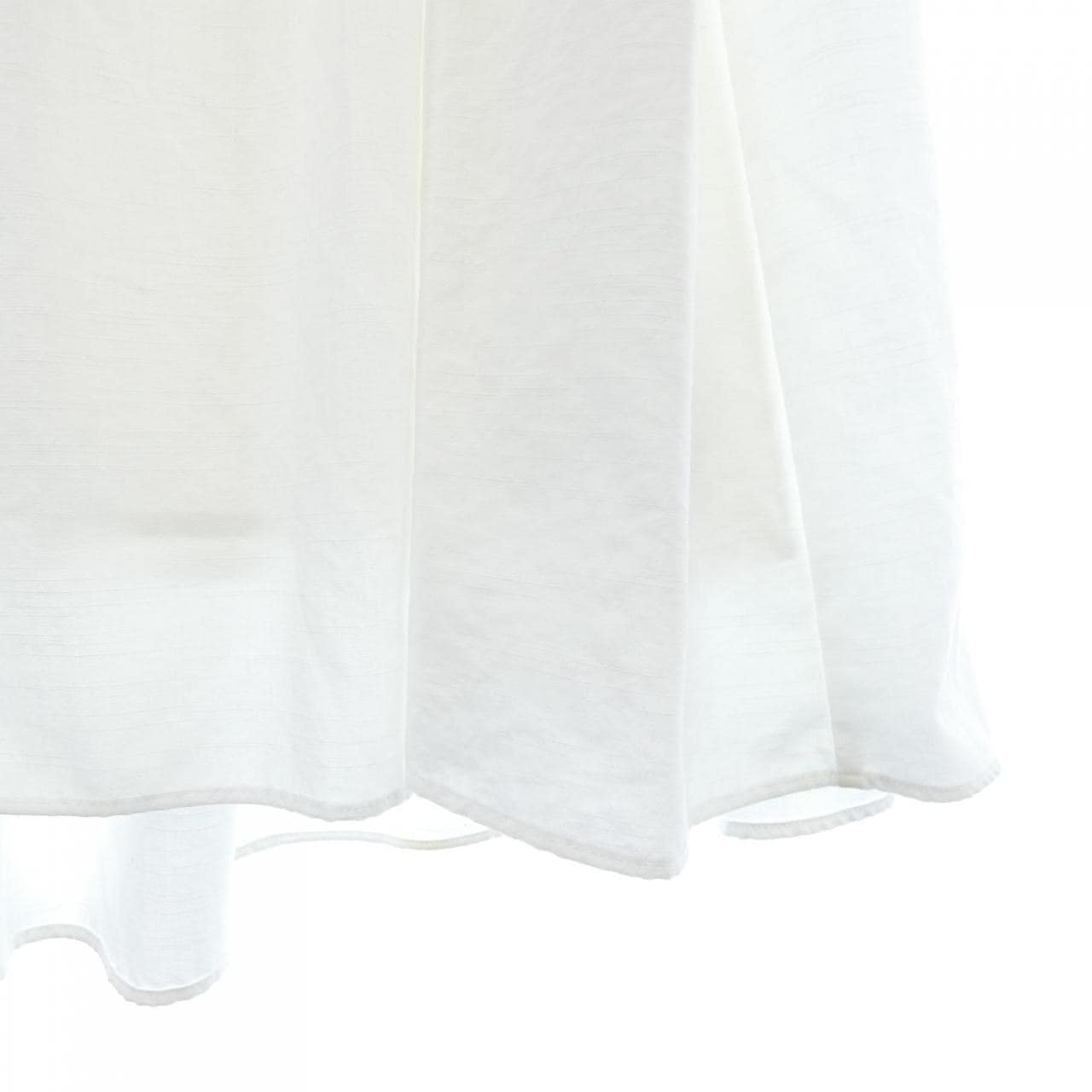 エミ emmi スカート