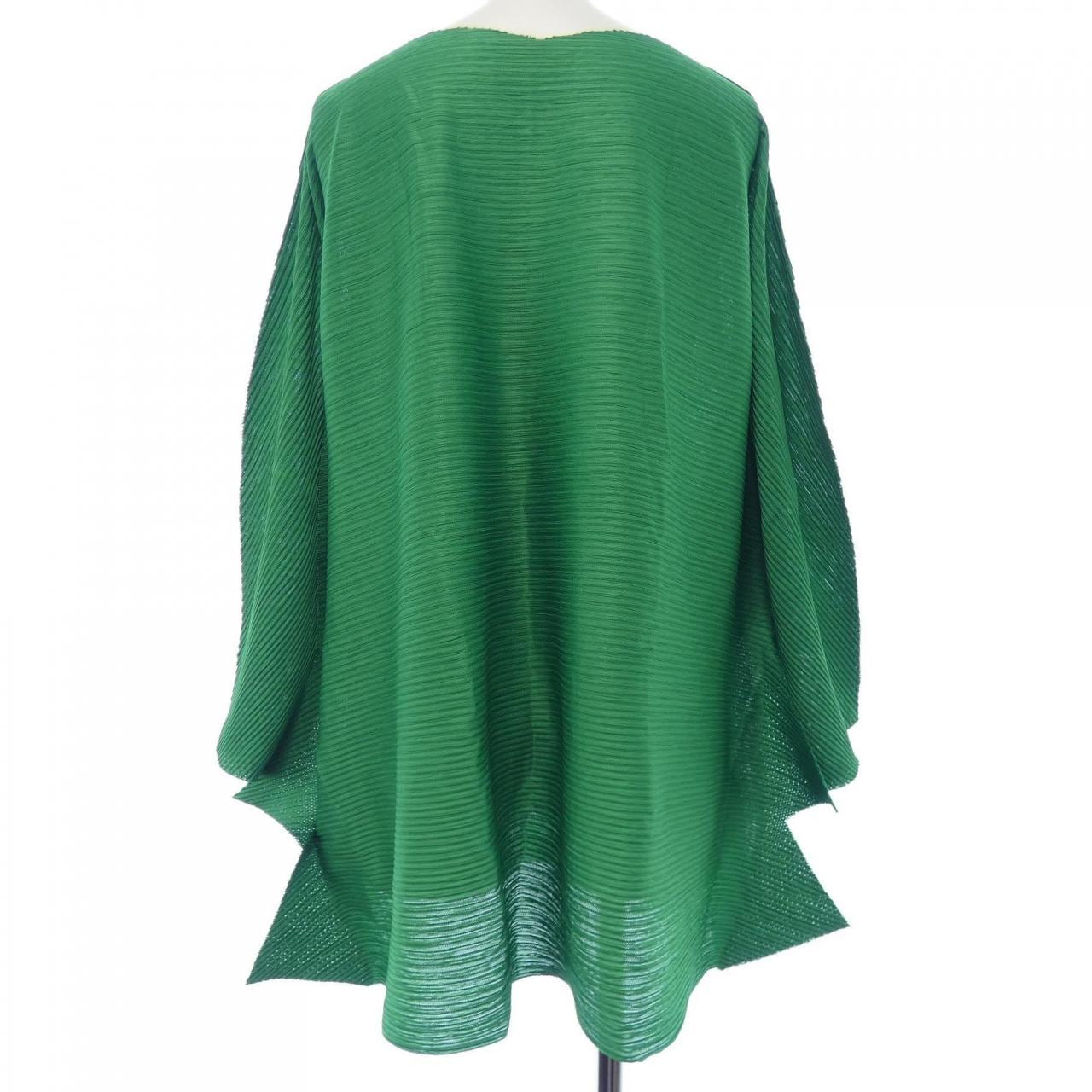 ミーイッセイミヤケ me ISSEY MIYAKE トップス