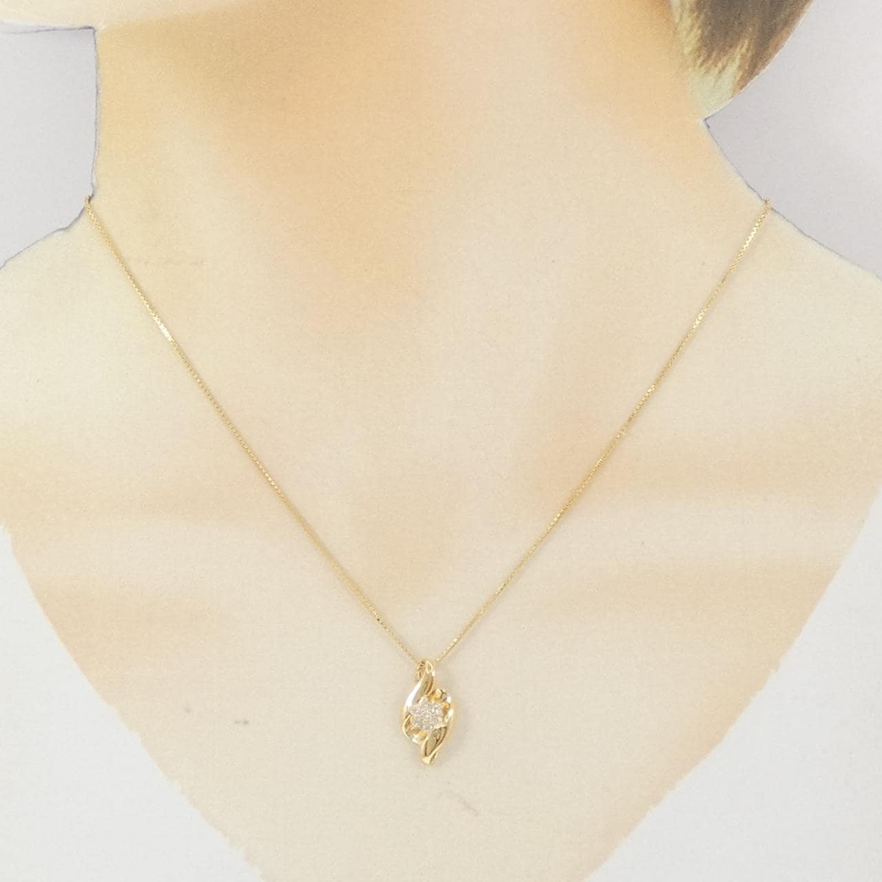 K18YG フラワー ダイヤモンド ネックレス 0.15CT