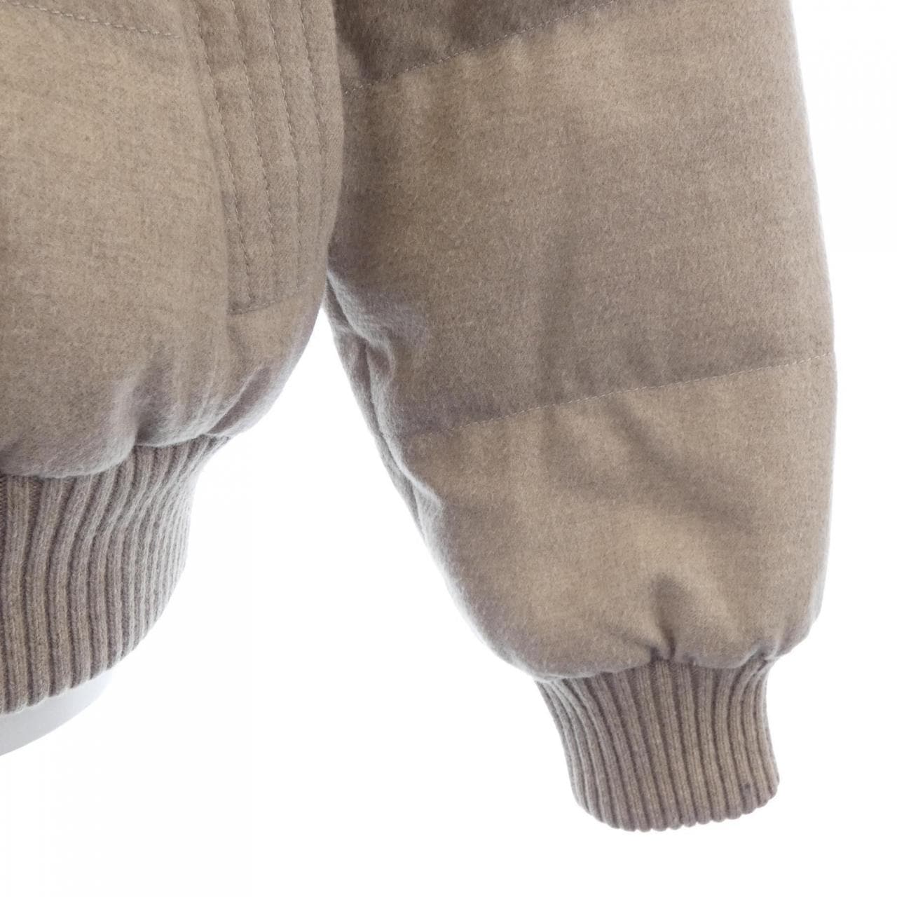 ブルネロクチネリ BRUNELLO CUCINELLI ダウンジャケット