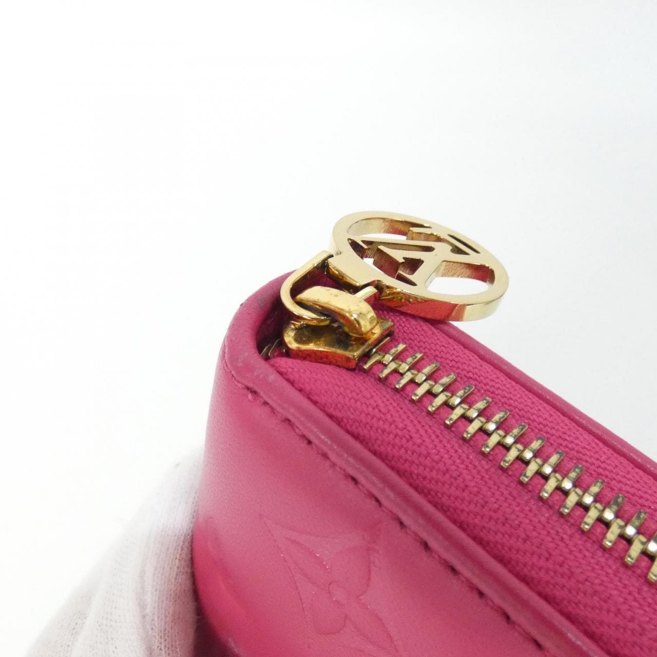 ルイヴィトン クッサン ジッピー ウォレット M82737 財布