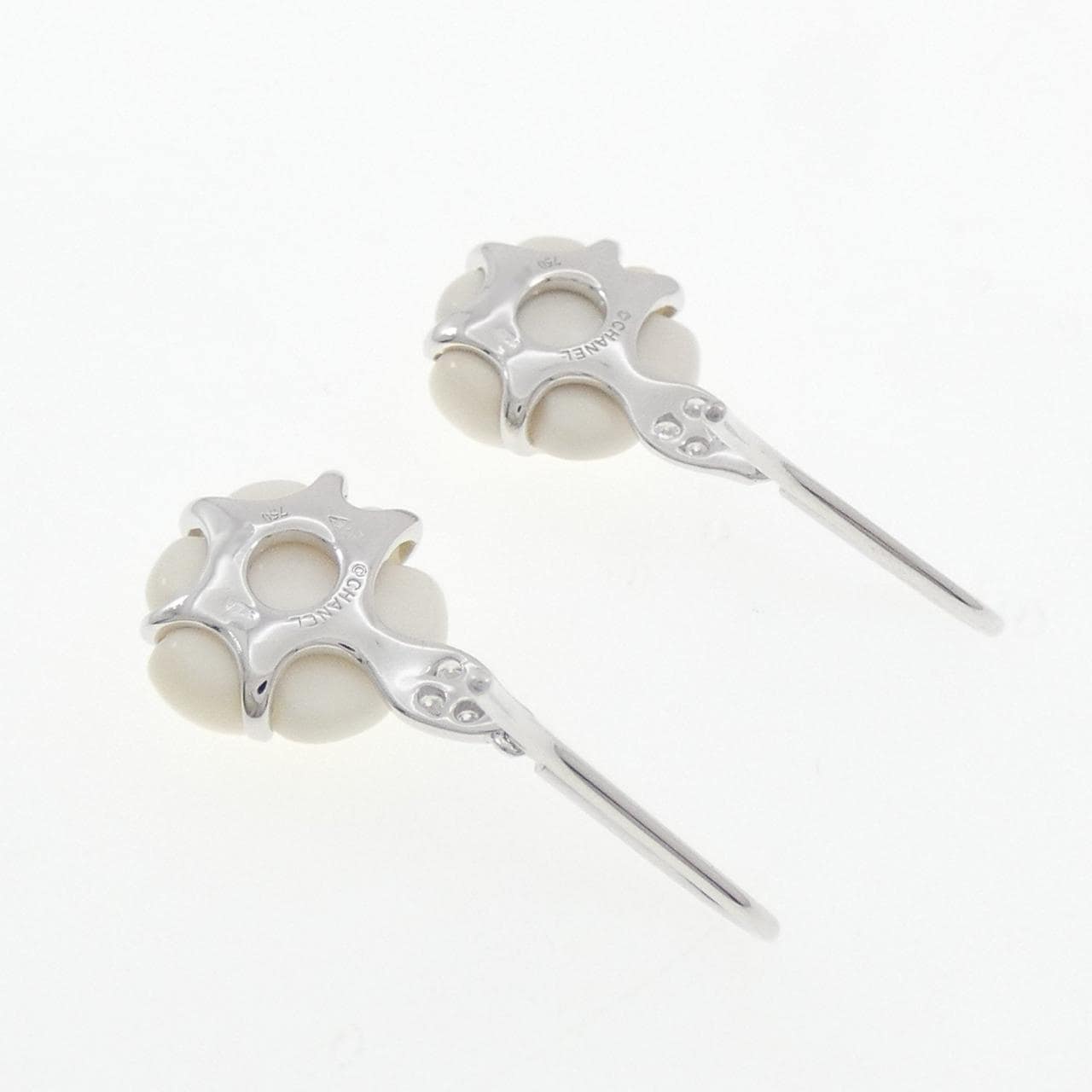 シャネル カメリア ピアス
