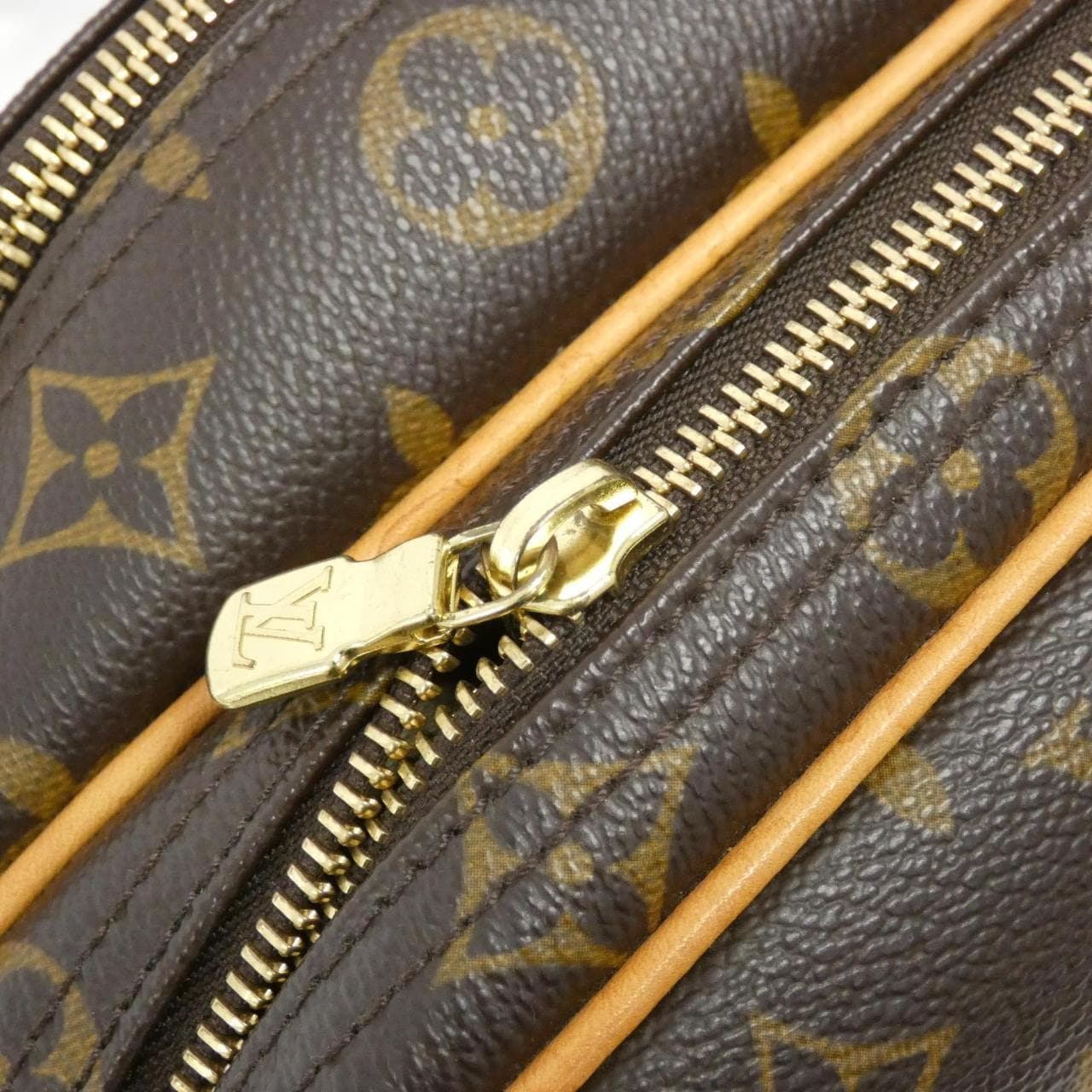 LOUIS VUITTON Monogram Reporter 28 公分 M45254 單肩包